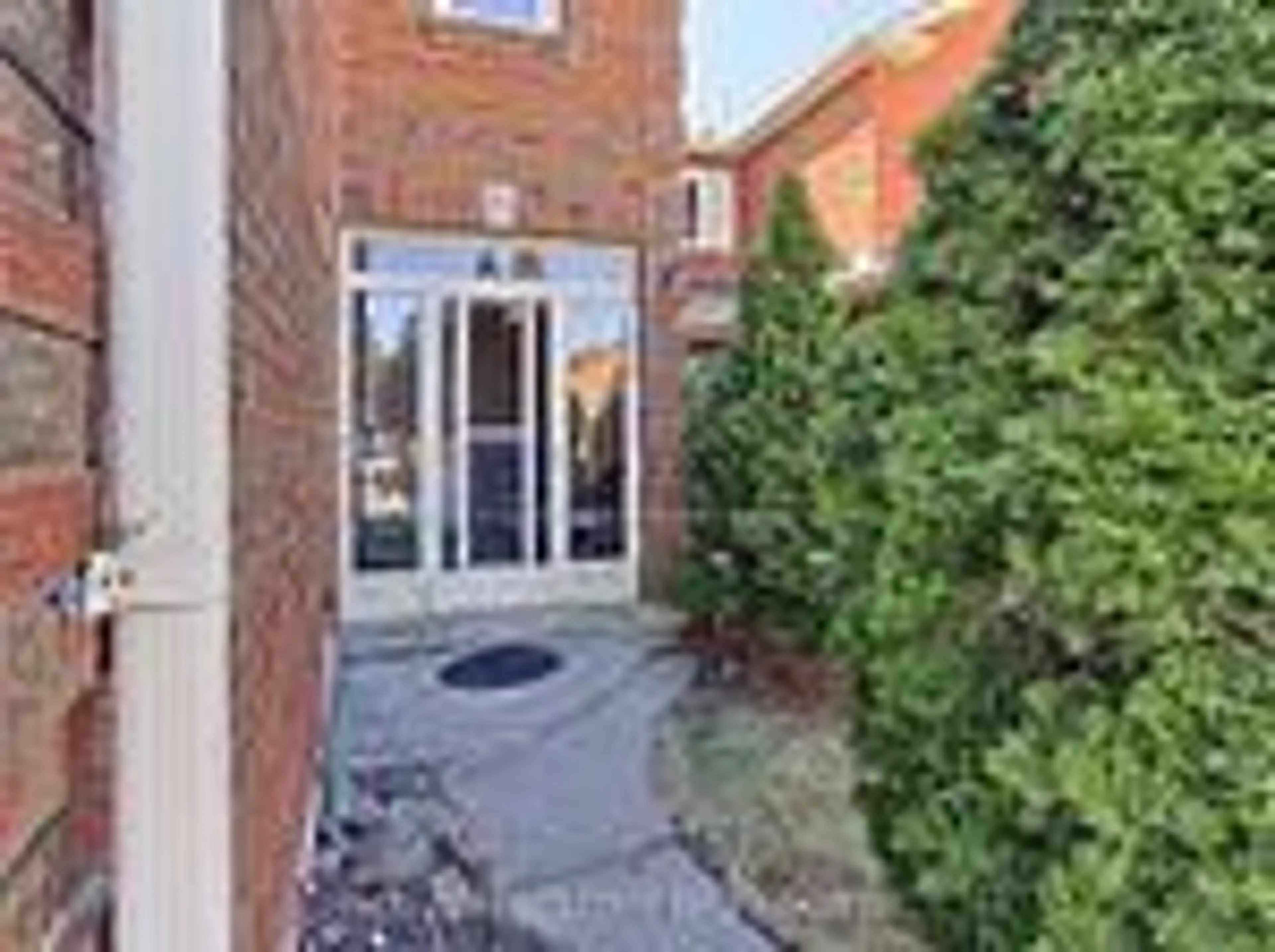 Unknown for 70 sable Cres, Whitby Ontario L1R 1Y6