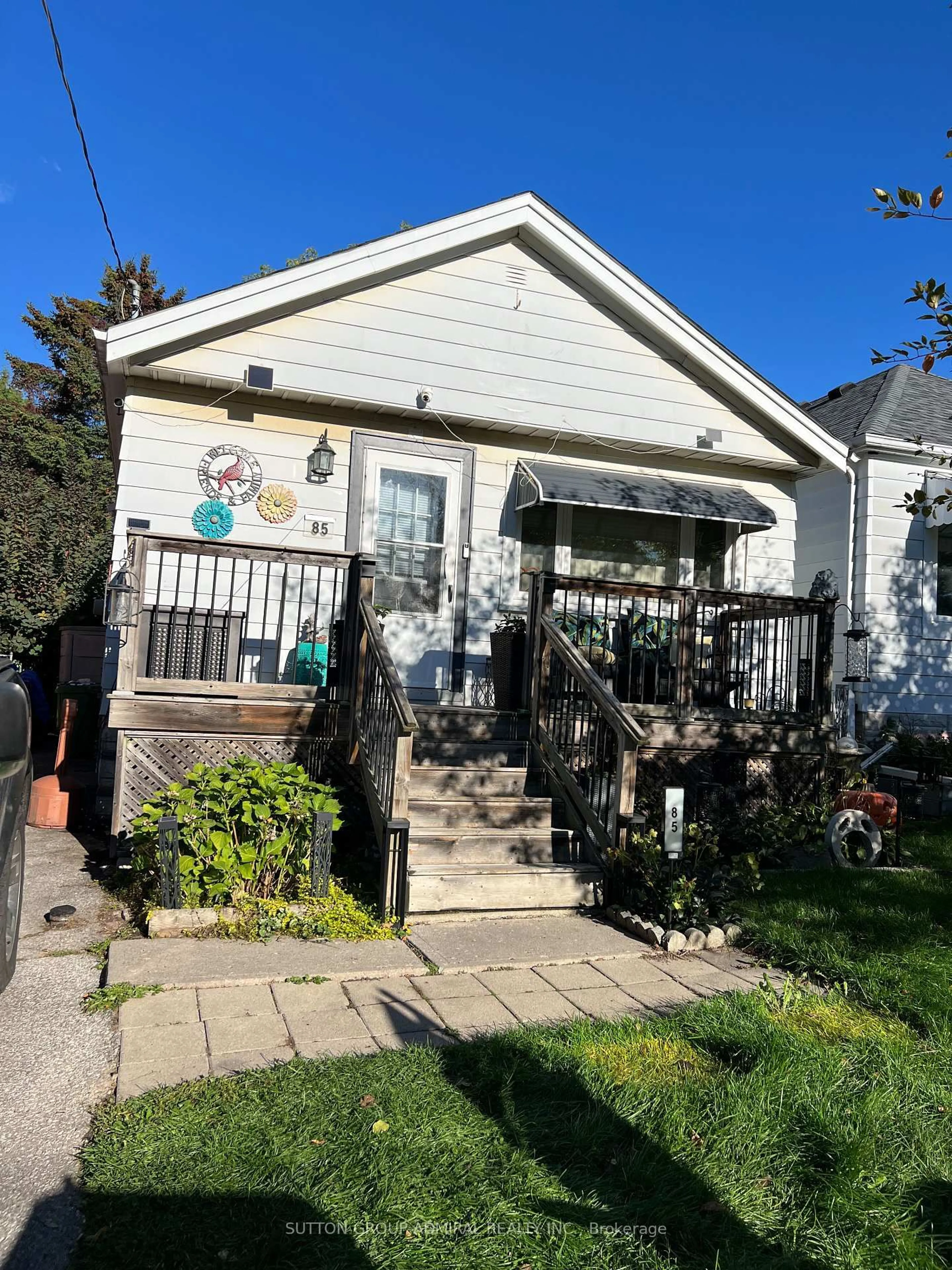 Home with vinyl exterior material, street for 85 Aylesworth Ave, Toronto Ontario M1N 2J7