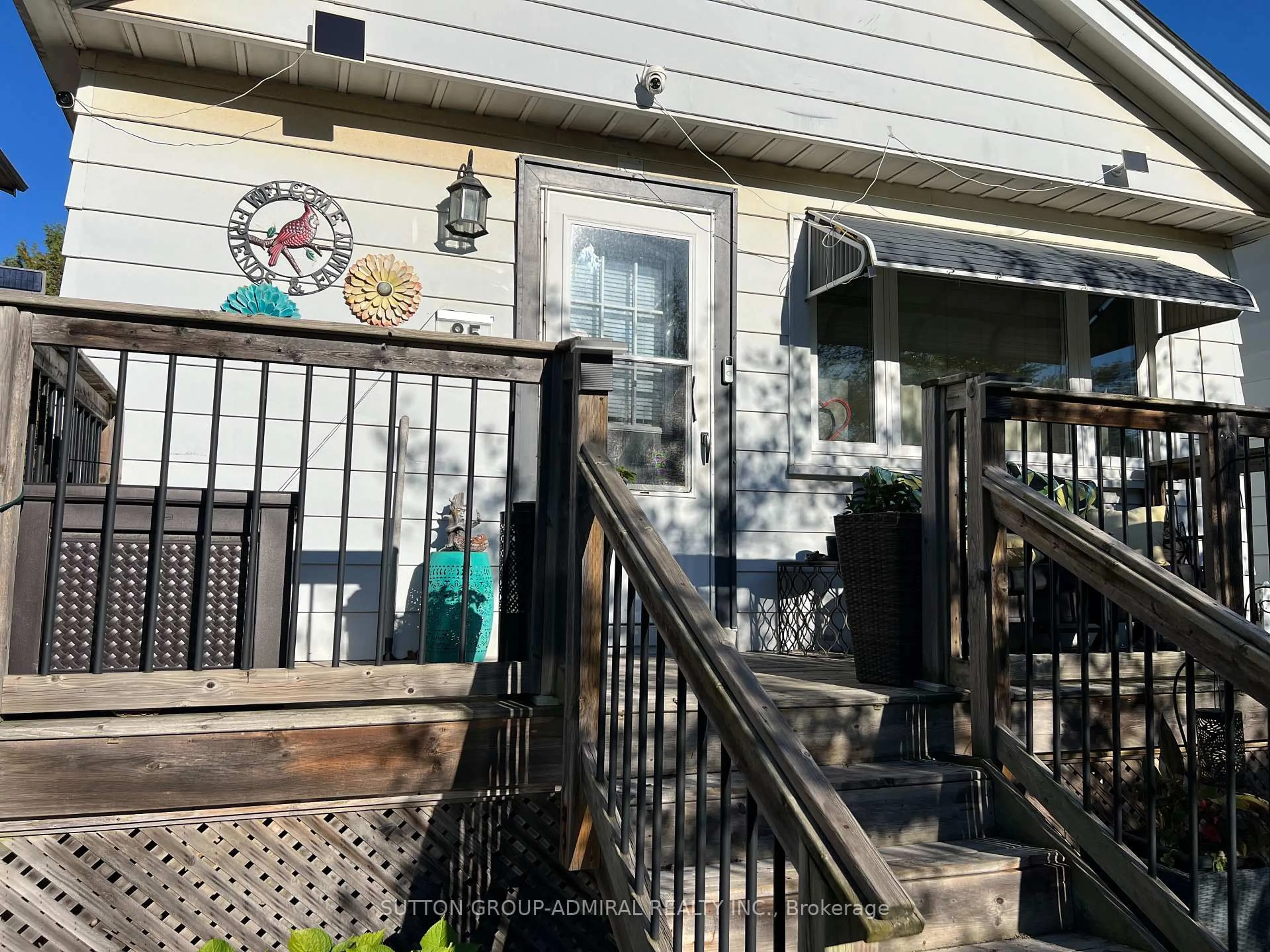 Patio, street for 85 Aylesworth Ave, Toronto Ontario M1N 2J7