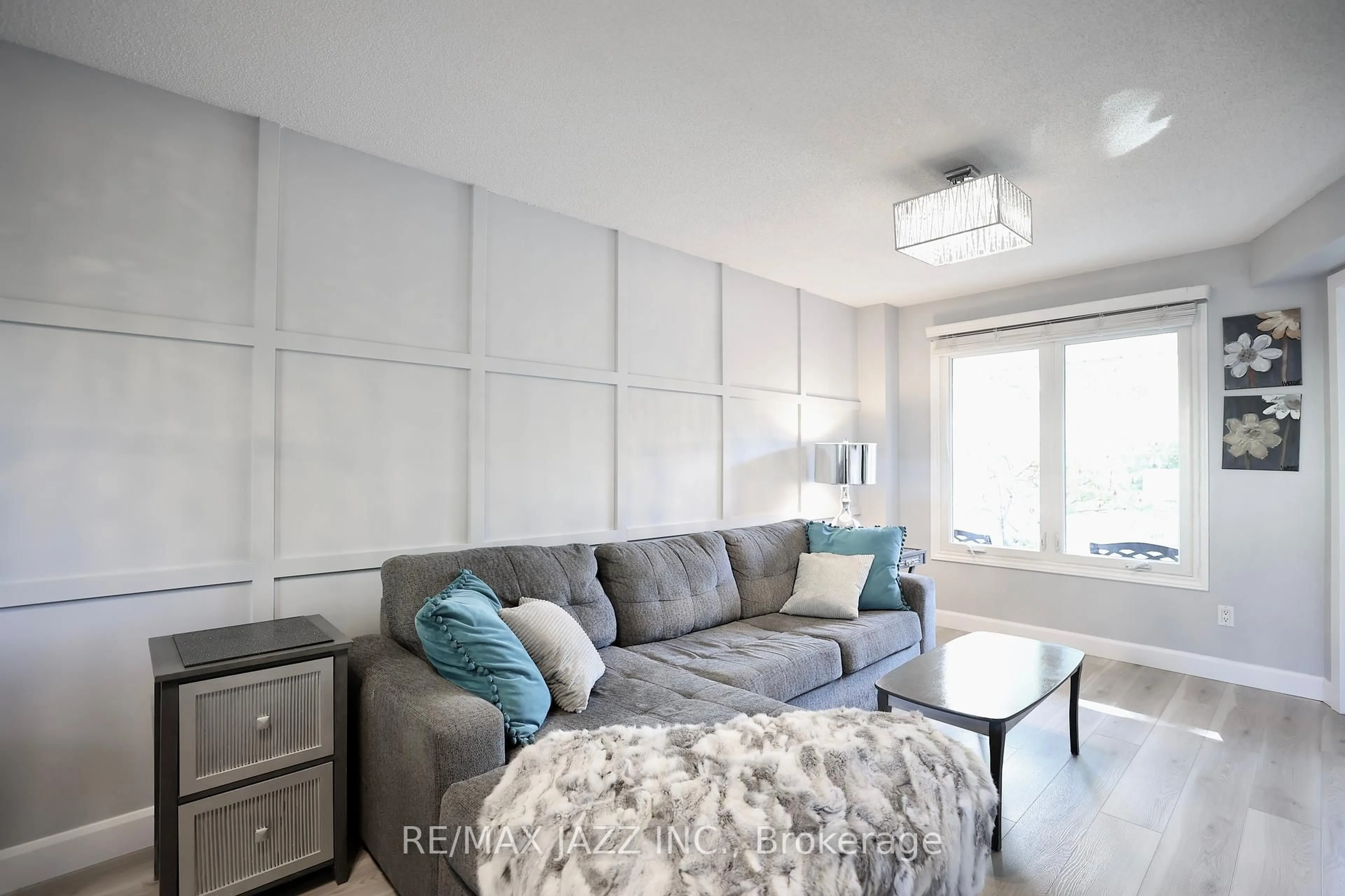 Living room with furniture, unknown for 97 Stuart Rd, Clarington Ontario L1E 2A2