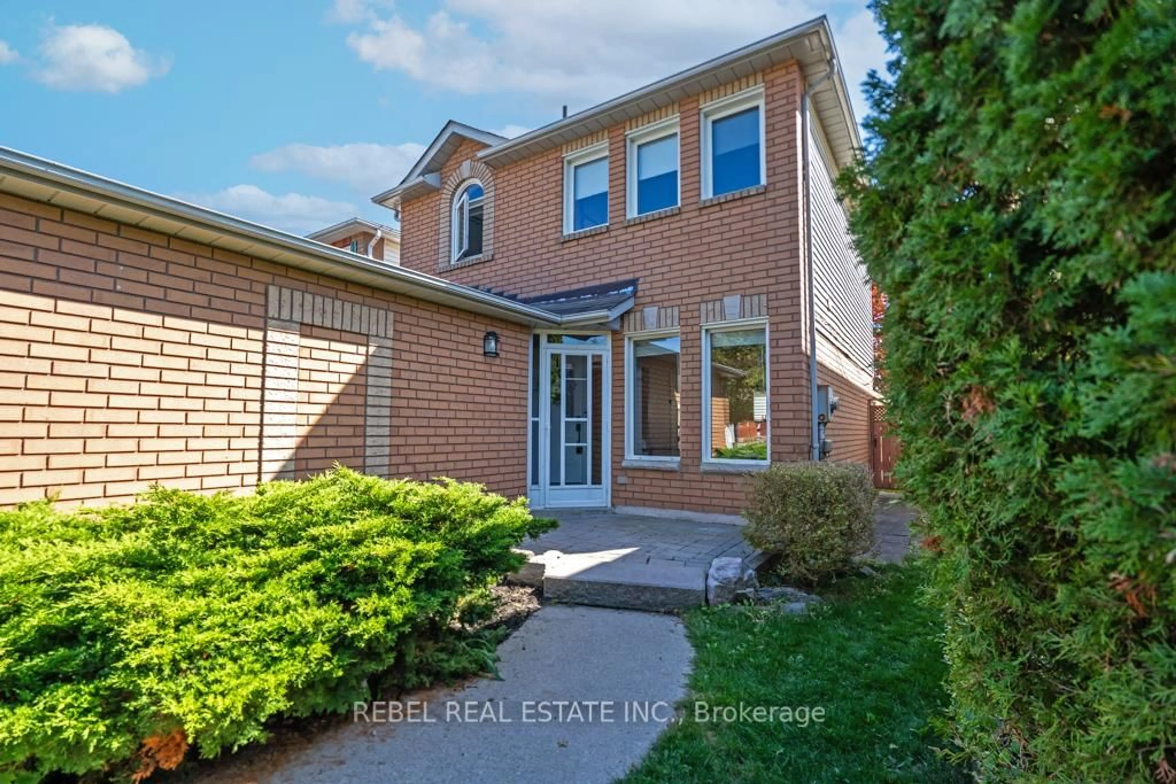 Home with brick exterior material, street for 15 John Walter Cres, Clarington Ontario L1E 2W6