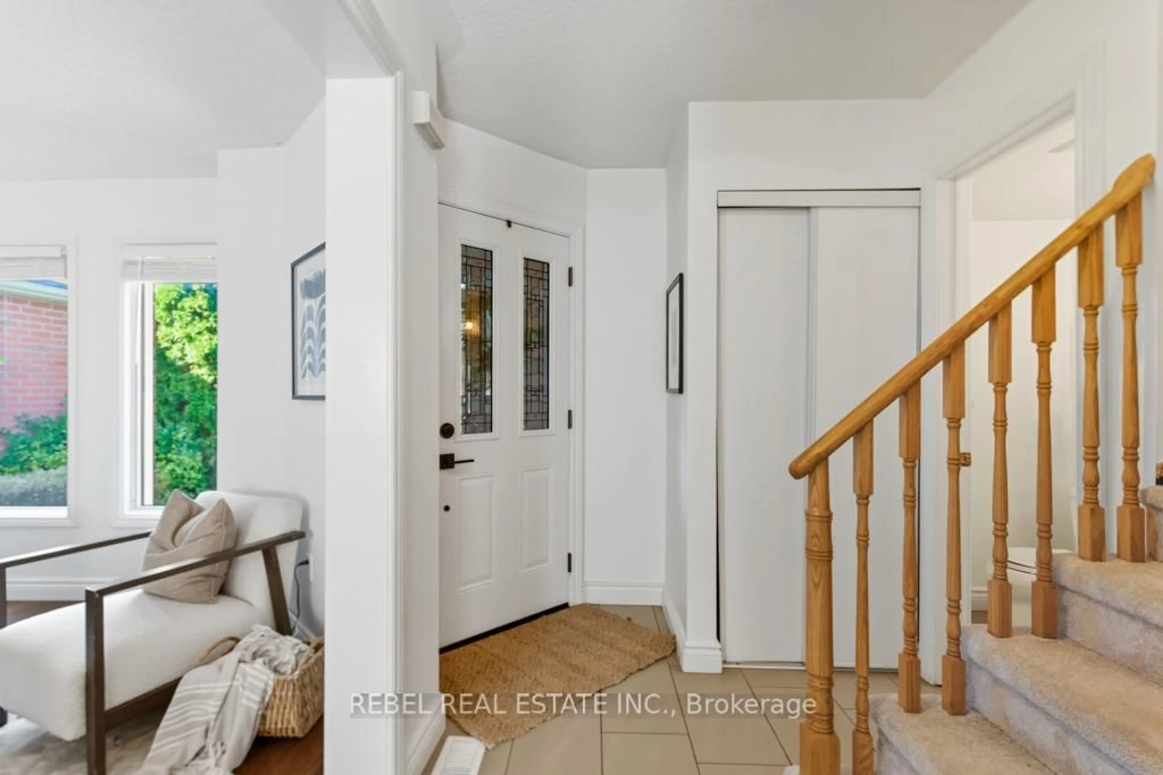 Indoor entryway for 15 John Walter Cres, Clarington Ontario L1E 2W6