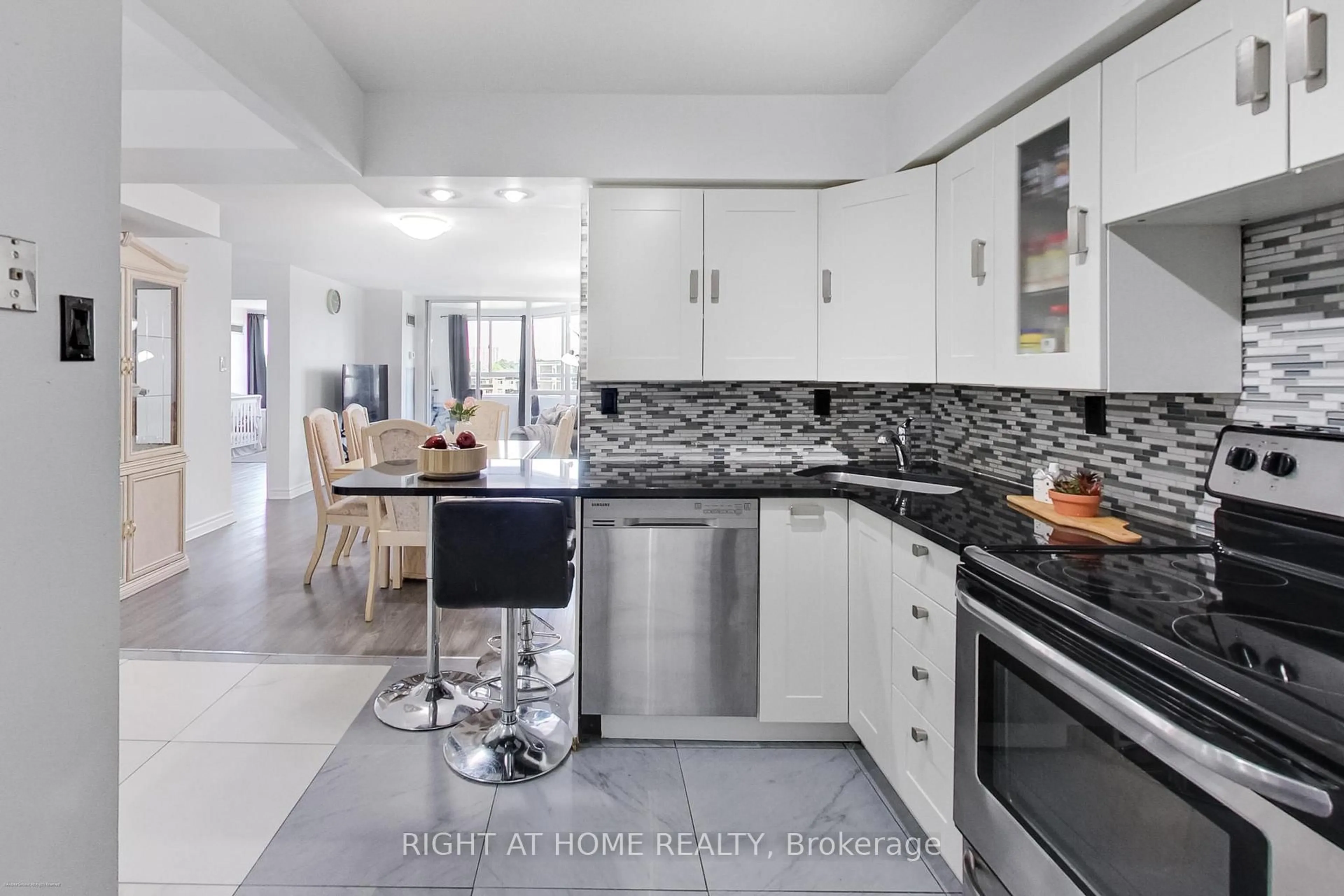 Contemporary kitchen, ceramic/tile floor for 4 Park Vista #1109, Toronto Ontario M4B 3M8