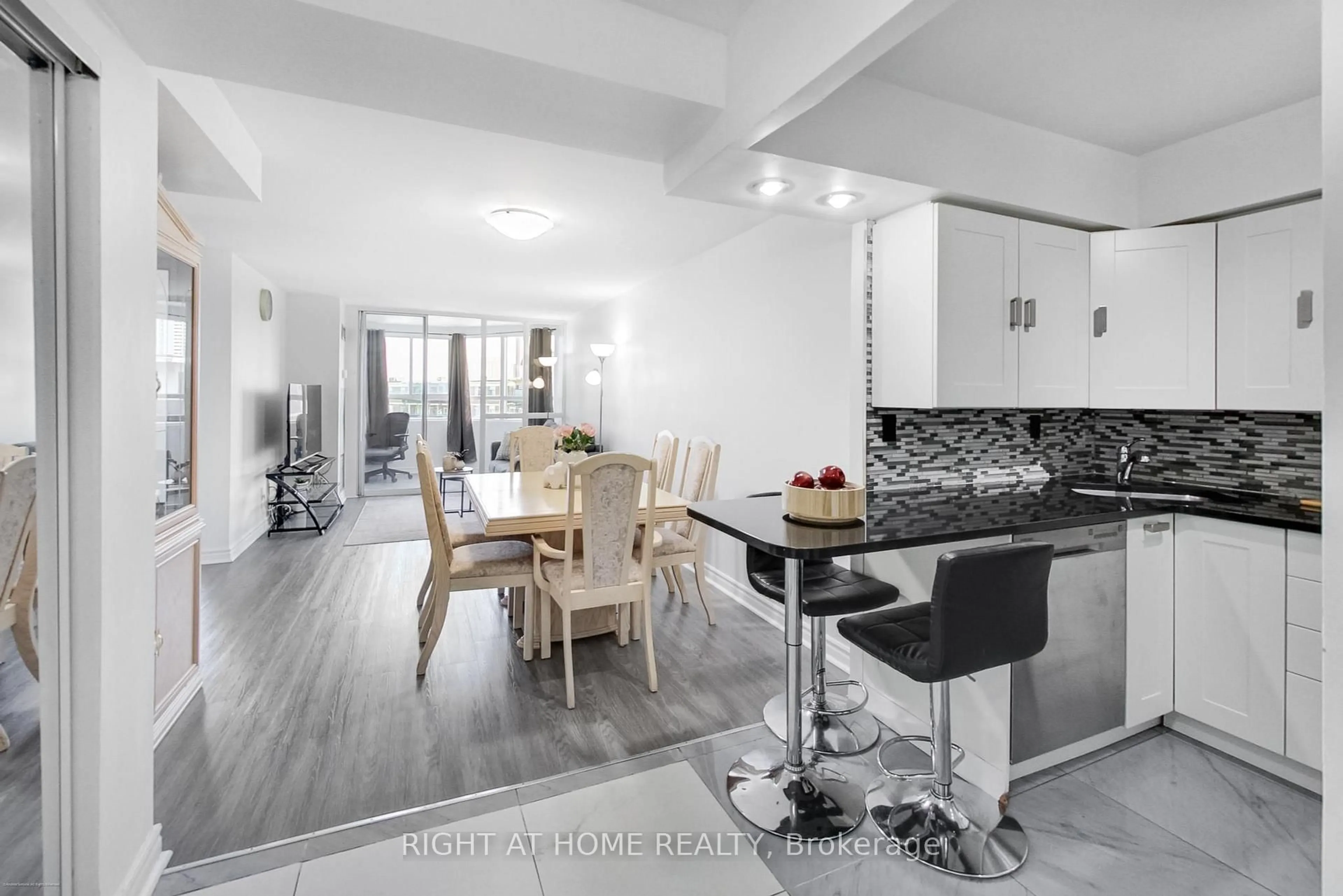 Open concept kitchen, unknown for 4 Park Vista #1109, Toronto Ontario M4B 3M8