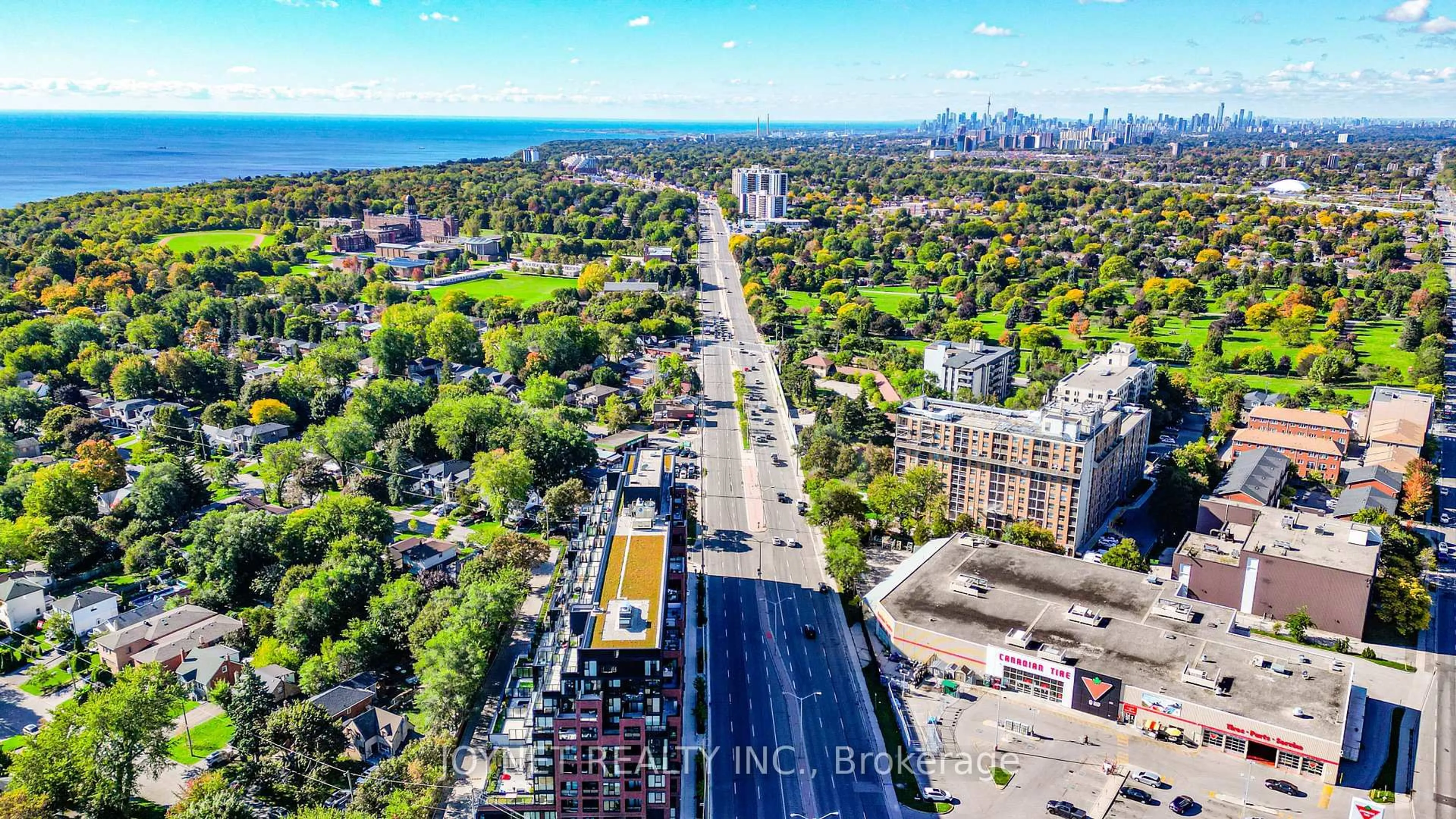 A pic from outside/outdoor area/front of a property/back of a property/a pic from drone, street for 2799 Kingston Rd #714, Toronto Ontario M1M 0E3