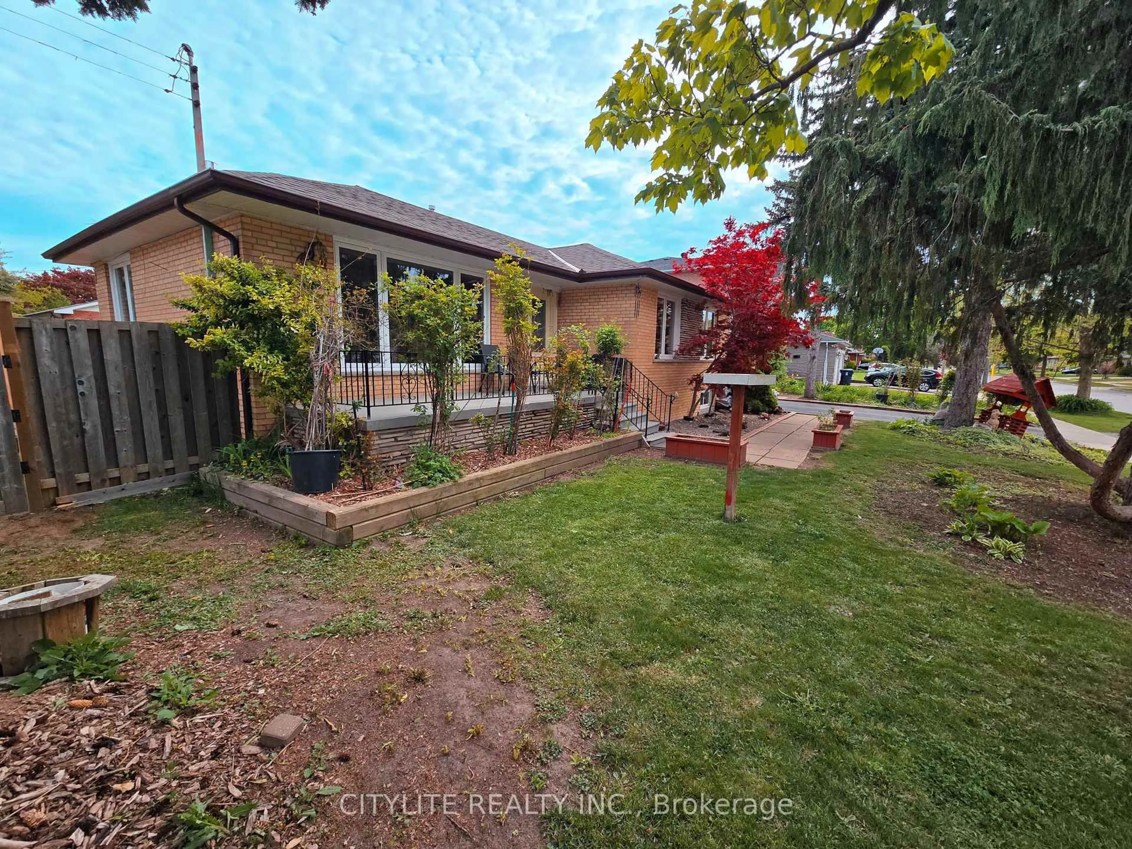 A pic from outside/outdoor area/front of a property/back of a property/a pic from drone, street for 2 Emmeline Cres, Toronto Ontario M1S 1L2