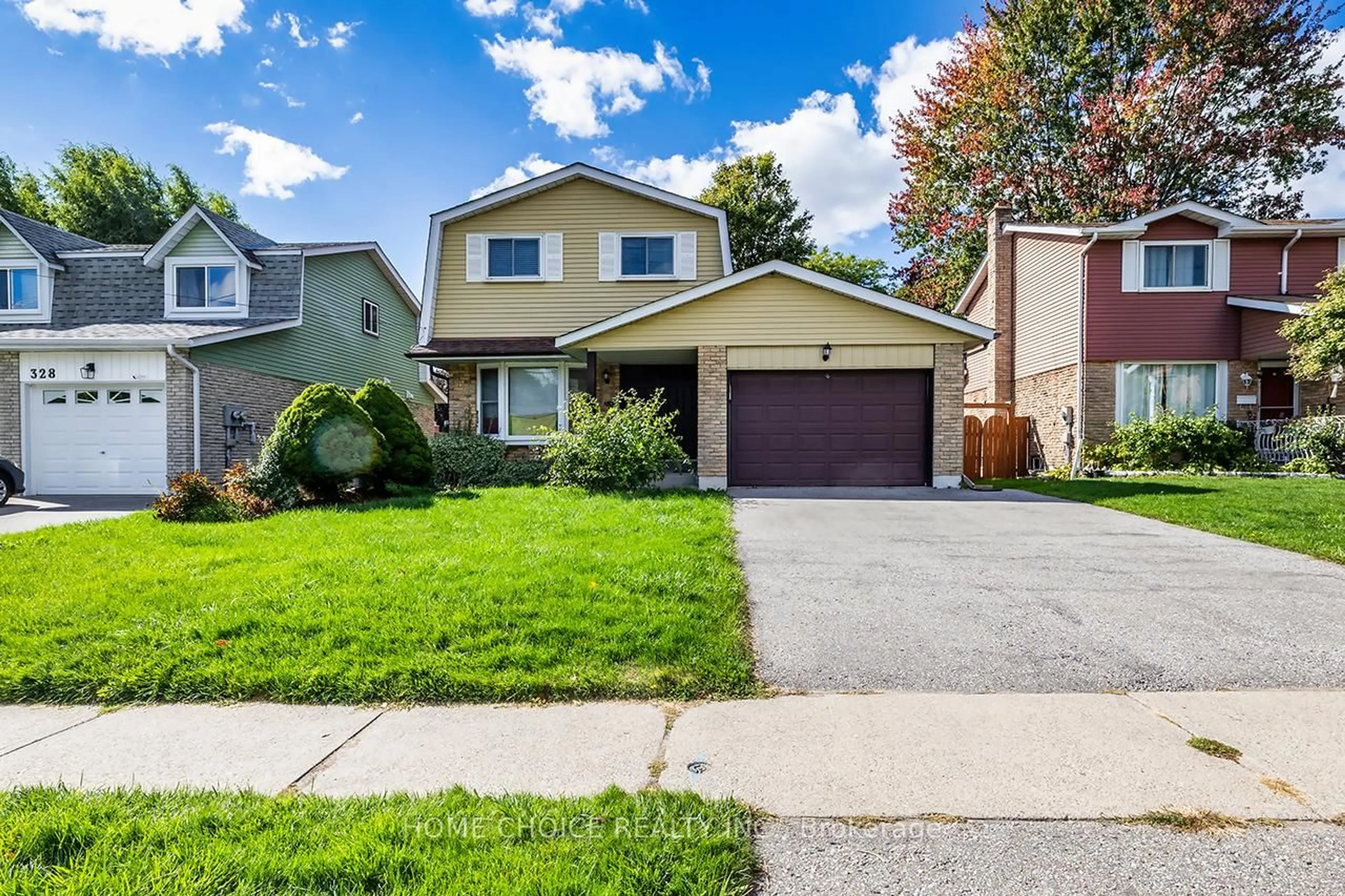 Home with vinyl exterior material, street for 324 Grandview St, Oshawa Ontario L1H 7C7