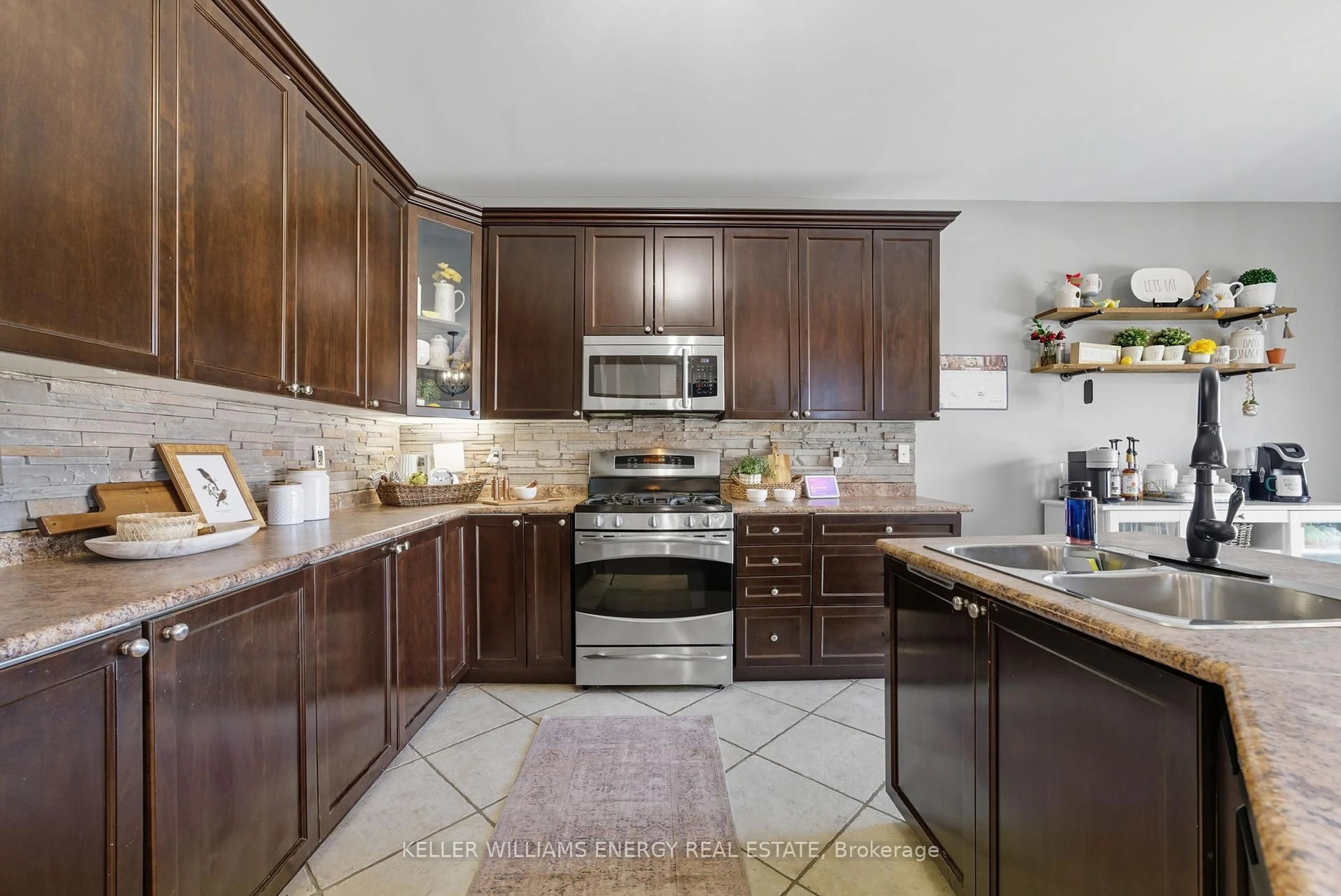 Open concept kitchen, ceramic/tile floor for 7 Mccorkell St, Clarington Ontario L1C 0C1