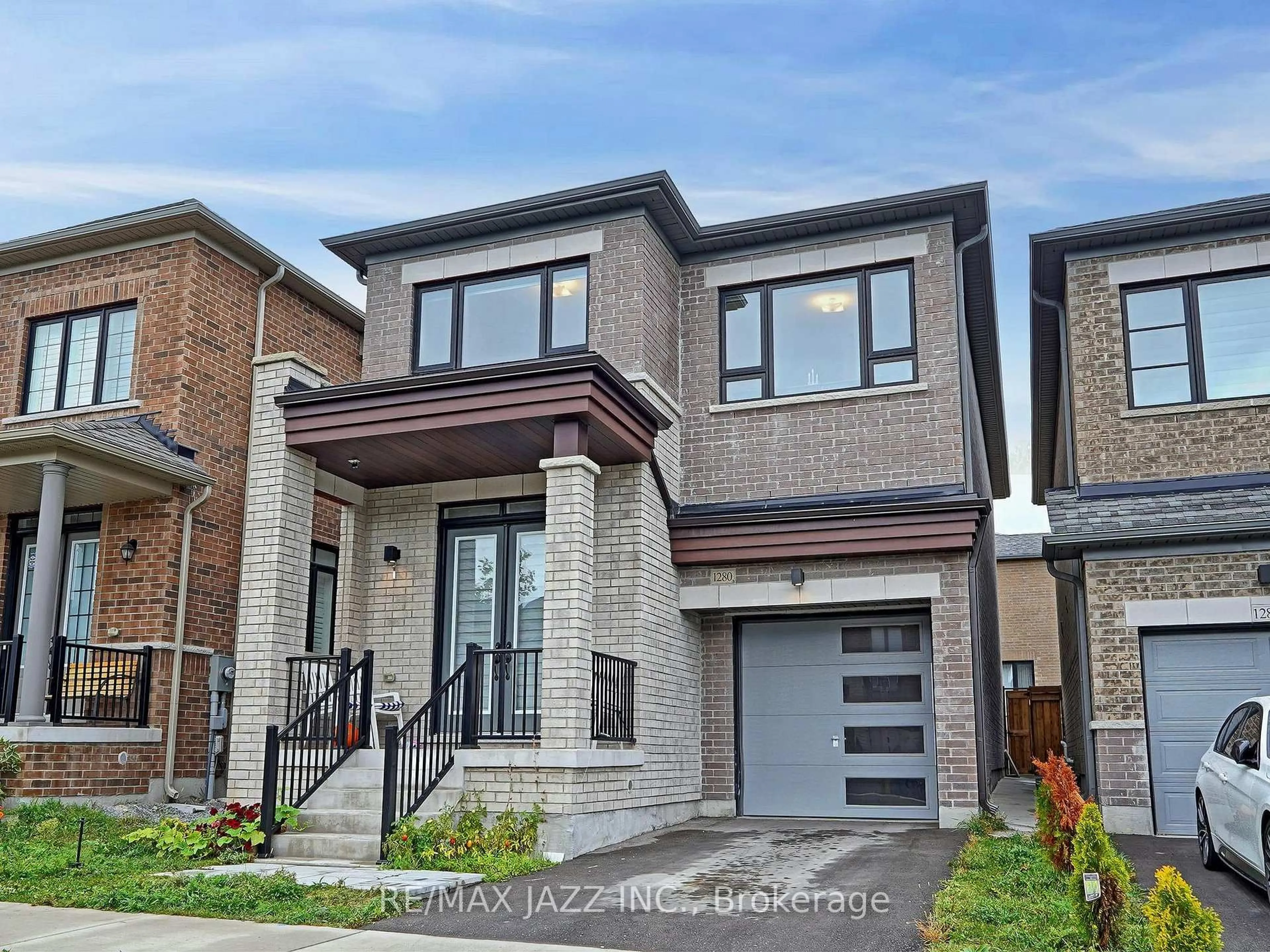 Home with brick exterior material, street for 1280 Amherst Gate, Oshawa Ontario L1L 0T1
