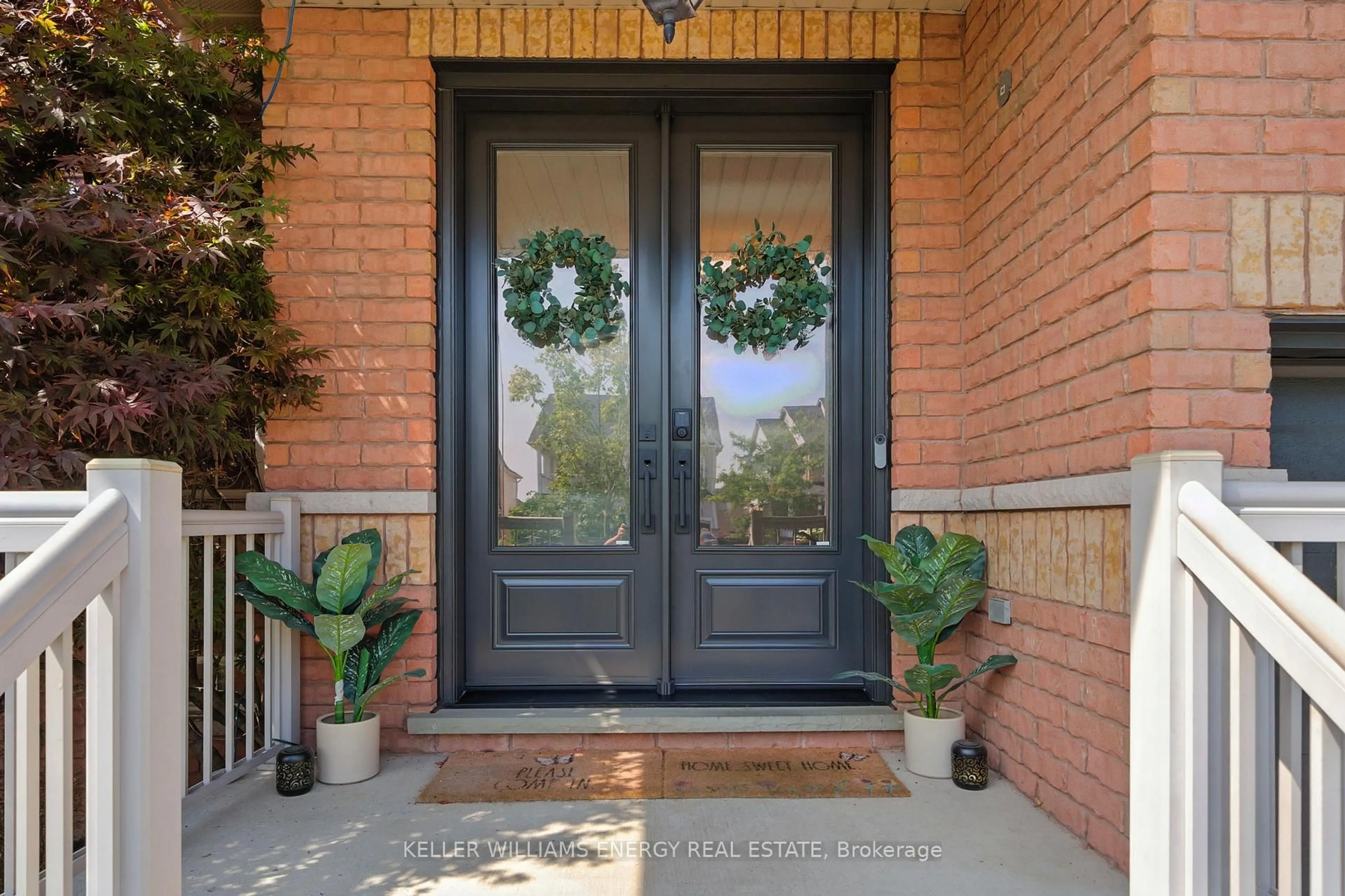 Indoor entryway for 26 Kersey Cres, Clarington Ontario L1E 0A5