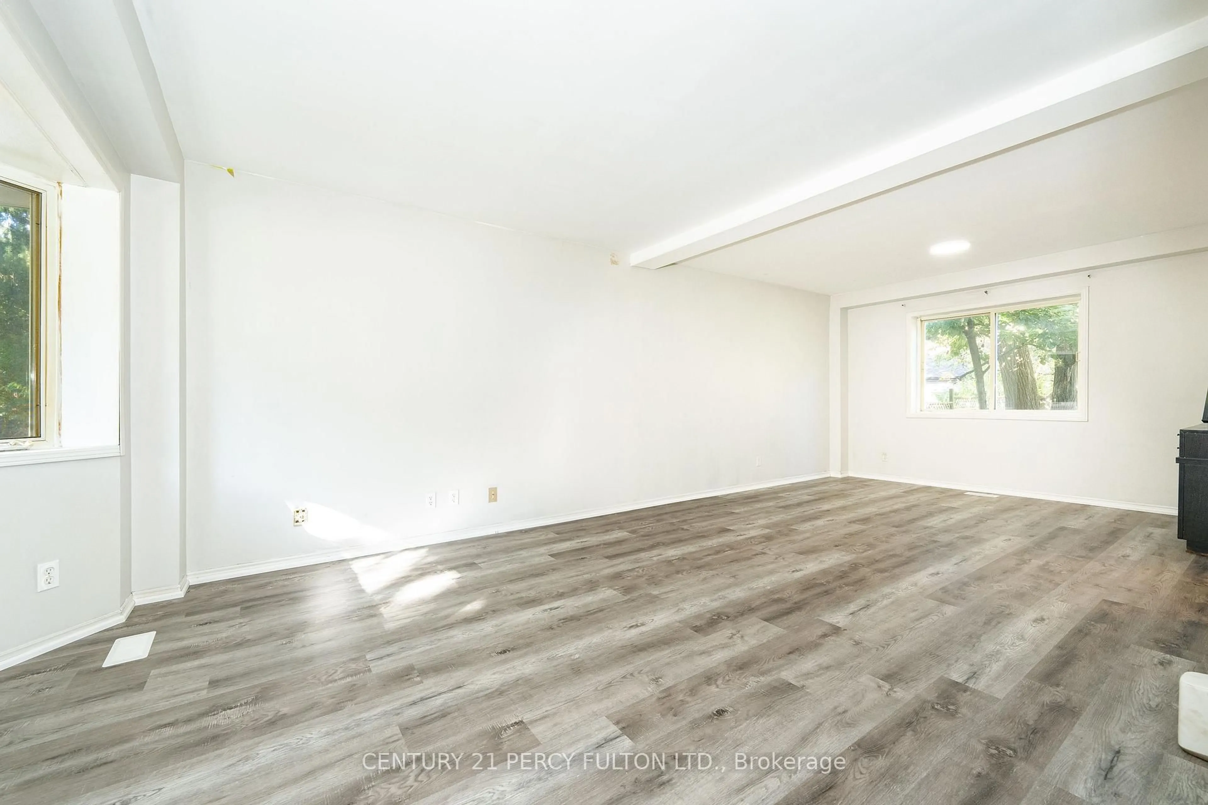 A pic of a room for 66 Twyn Rivers Dr, Pickering Ontario L1V 6L1