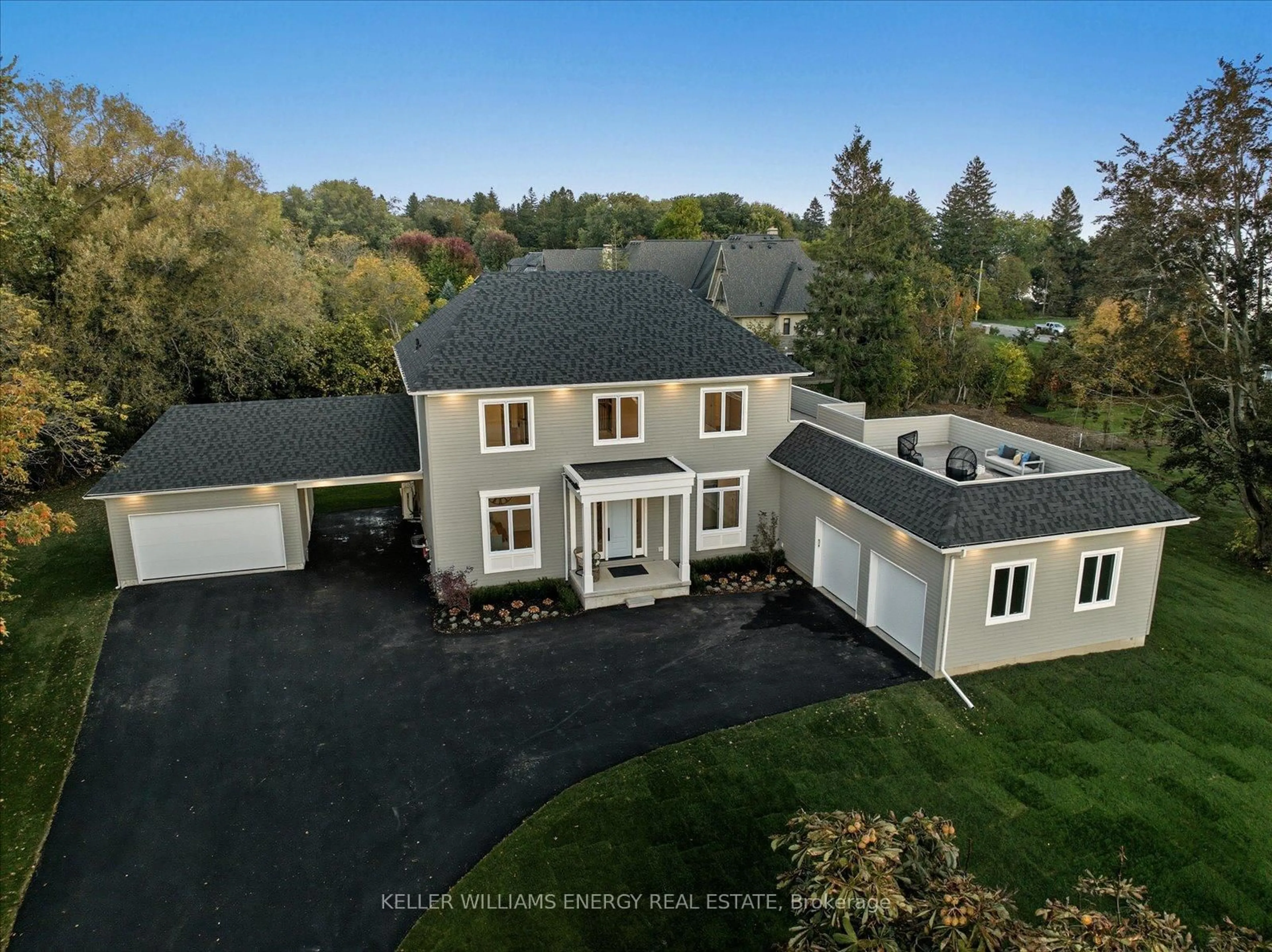 A pic from outside/outdoor area/front of a property/back of a property/a pic from drone, unknown for 631 Mill St, Clarington Ontario L1B 1L9