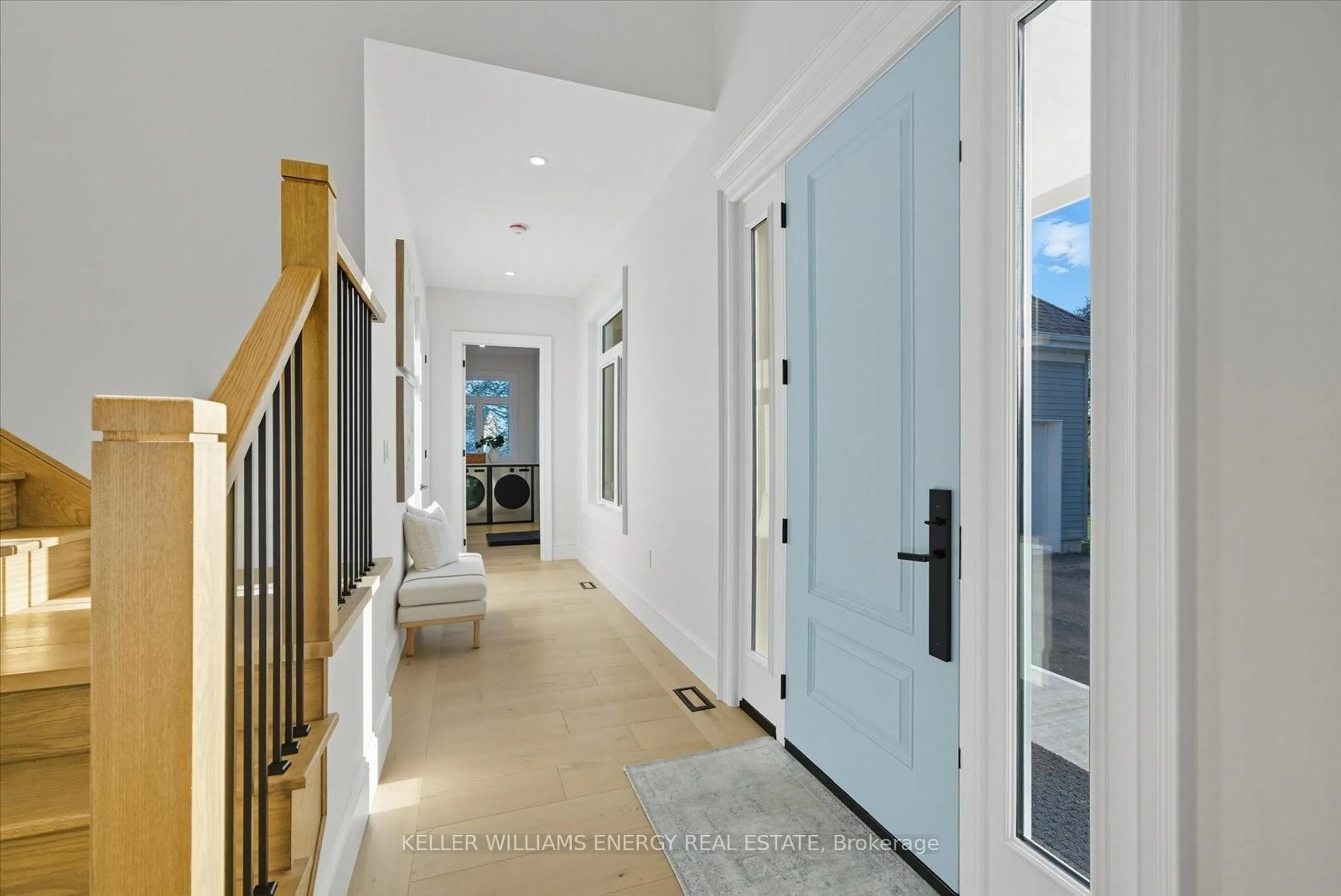 Indoor entryway for 631 Mill St, Clarington Ontario L1B 1L9