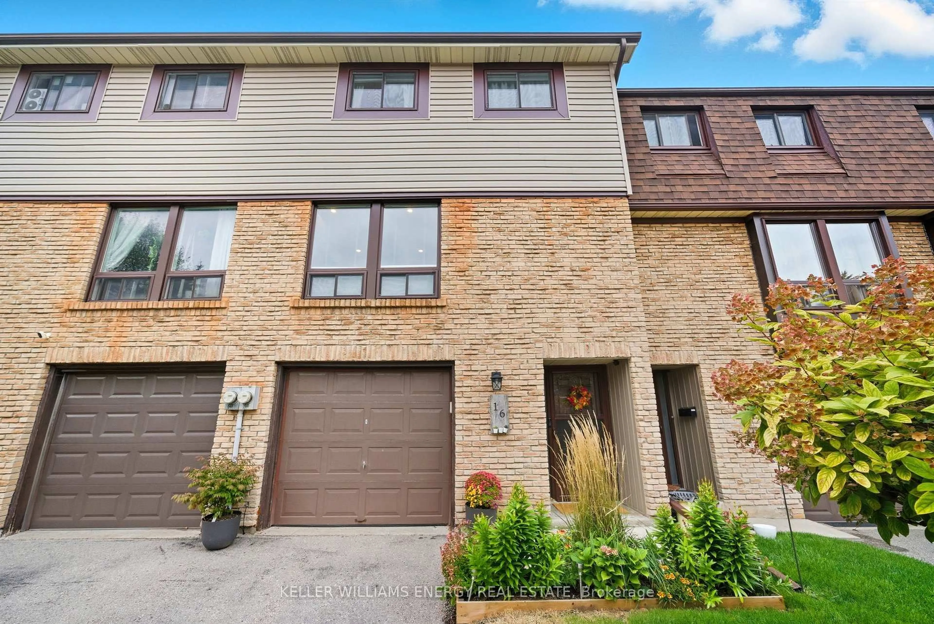 Home with brick exterior material, street for 220 Ormond Dr #W16, Oshawa Ontario L1G 6T5