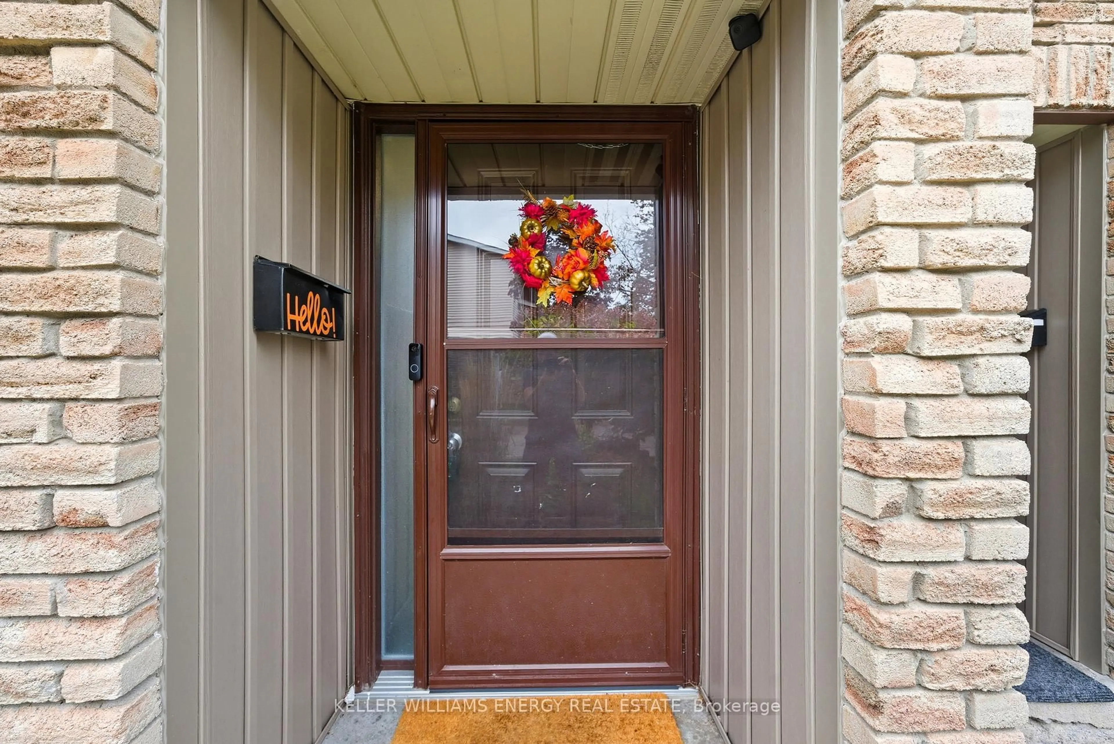 Indoor entryway for 220 Ormond Dr #W16, Oshawa Ontario L1G 6T5