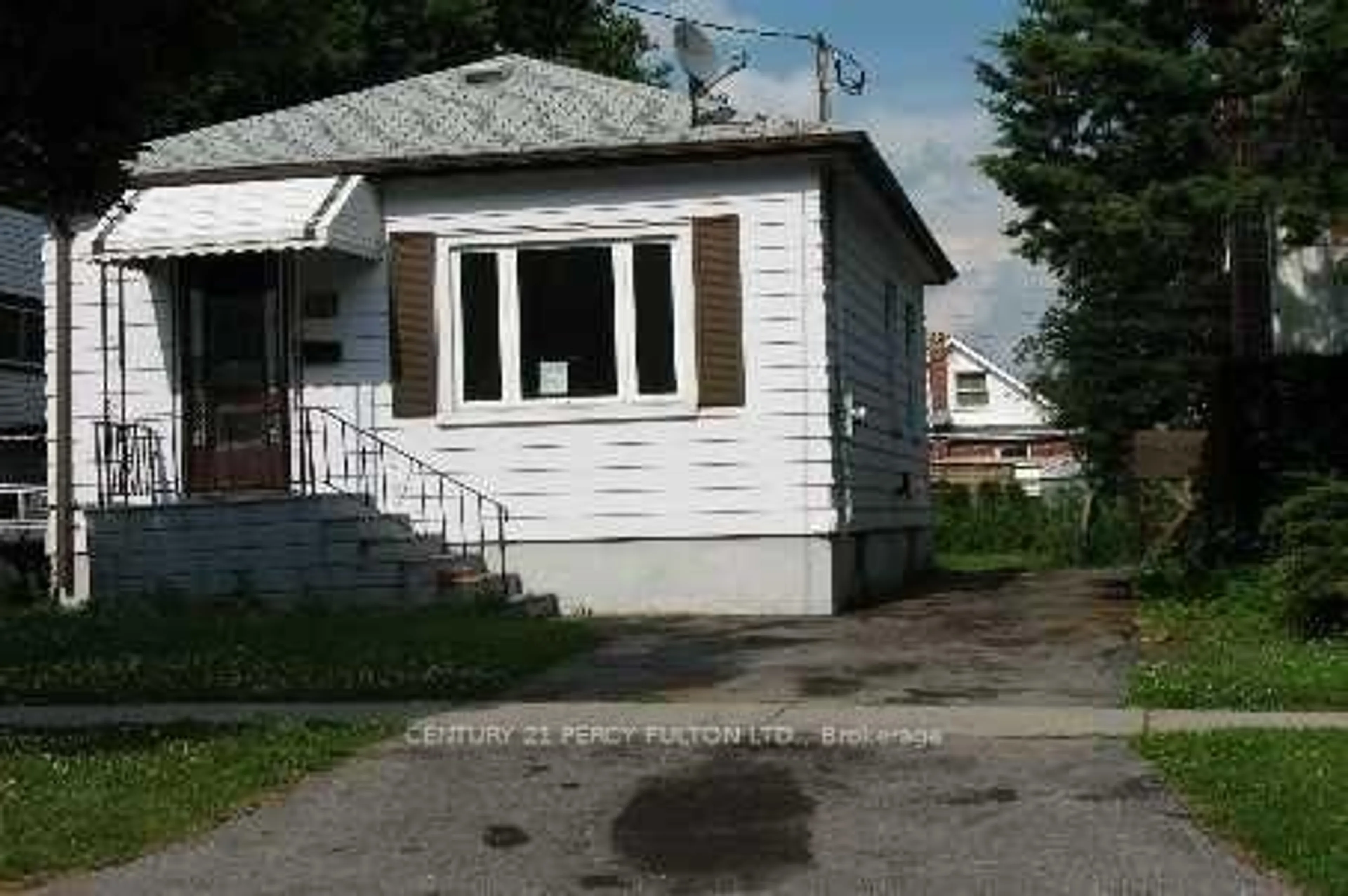 Shed for 101 Montrave Ave, Oshawa Ontario L1J 4R6