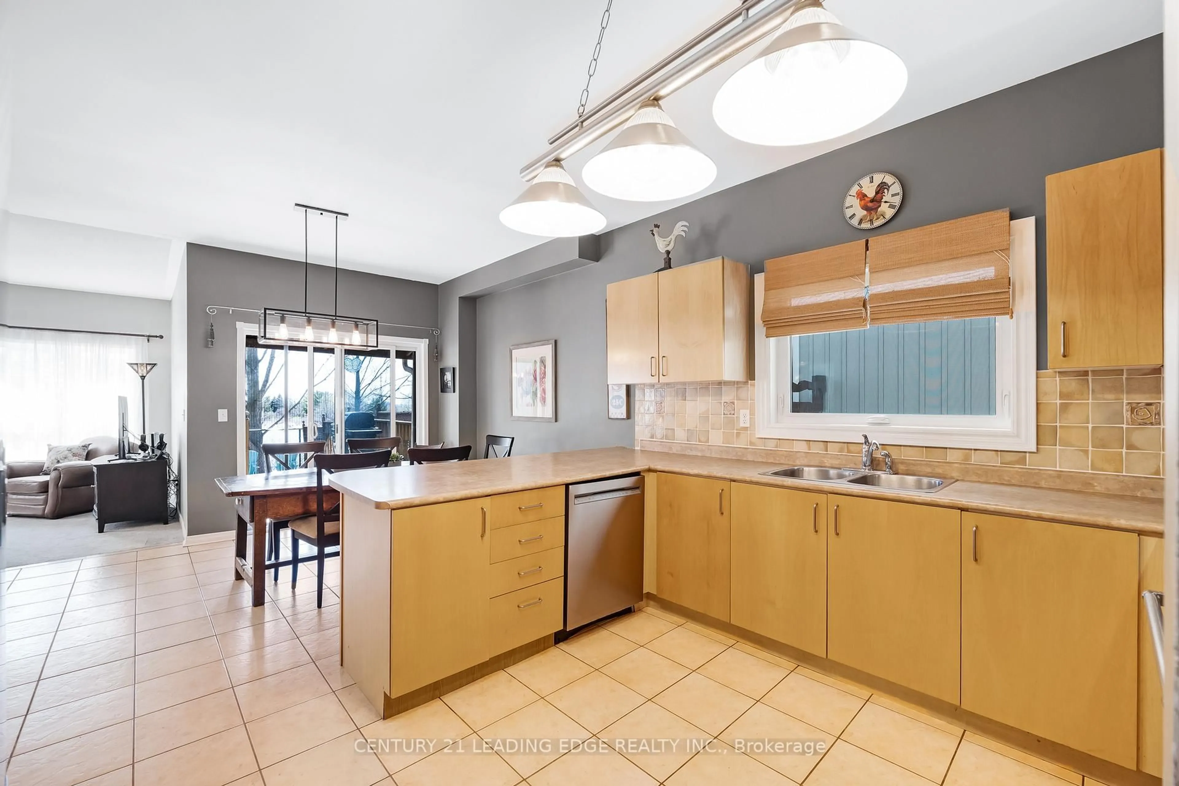 Open concept kitchen, ceramic/tile floor for 53 Kinross Ave, Whitby Ontario L1M 2C4