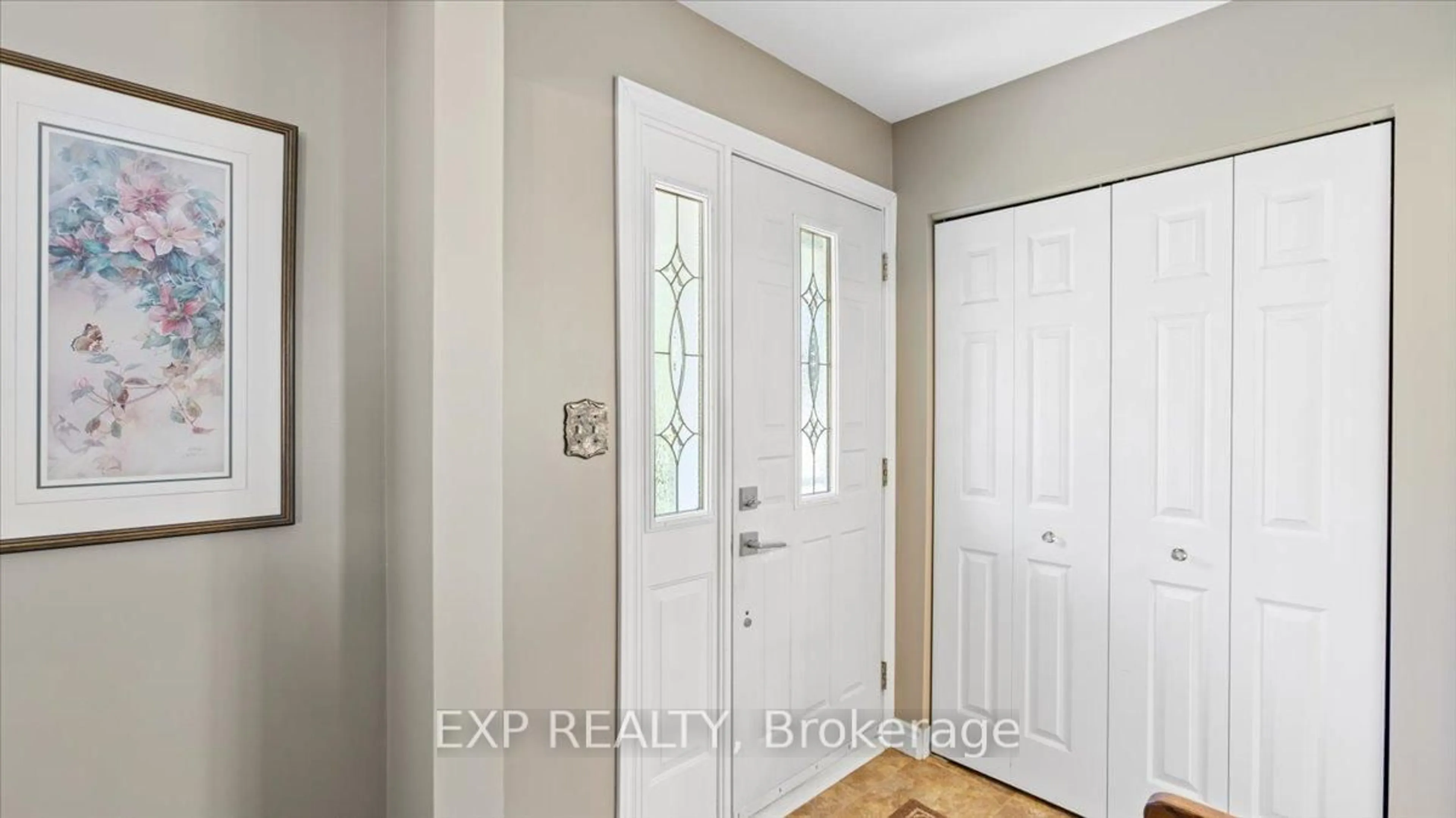 Indoor entryway for 1452 Oneida Crt, Oshawa Ontario L1G 4M6