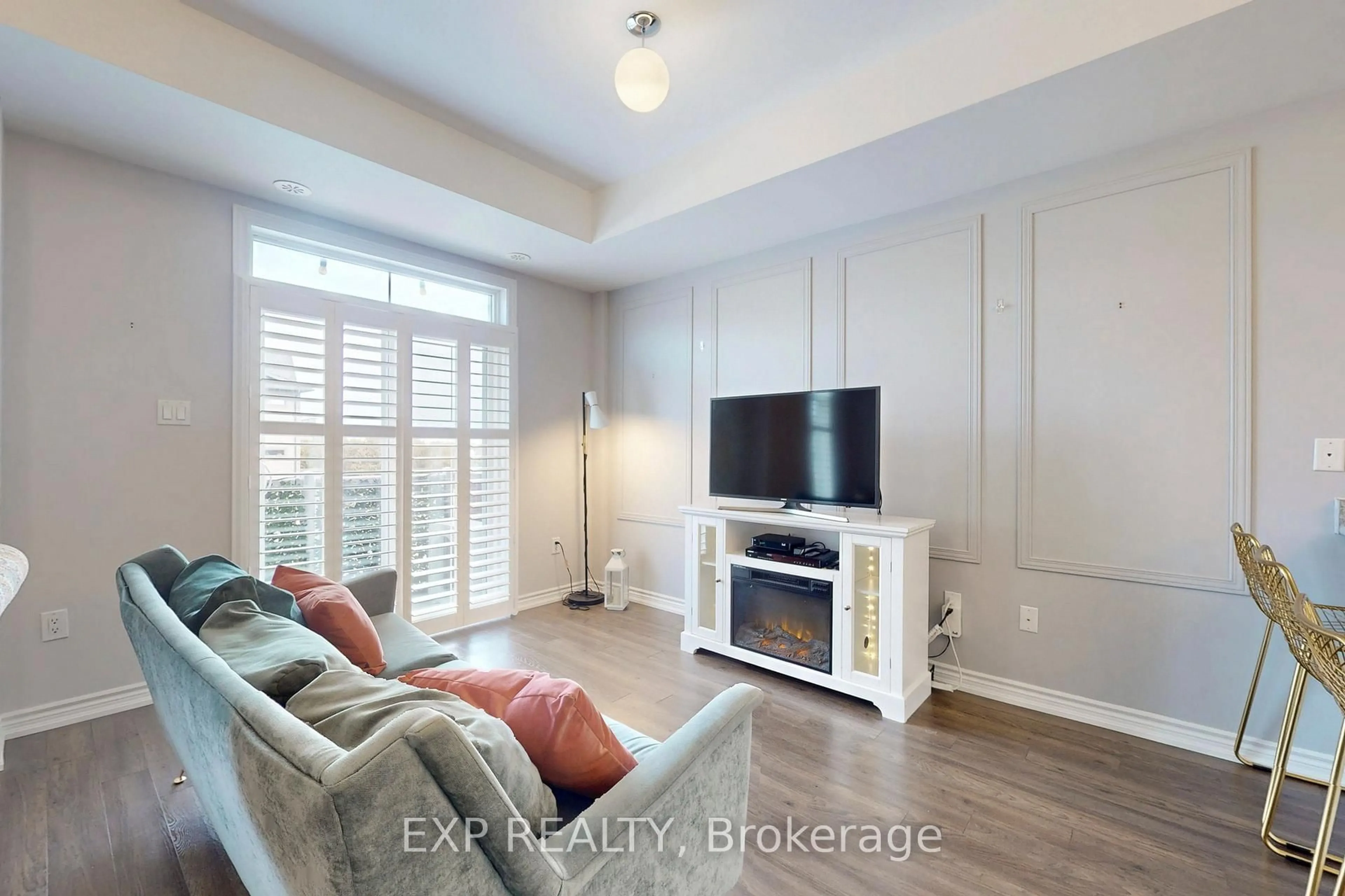 Living room with furniture, unknown for 2584 William Jackson Dr #94, Pickering Ontario L1X 0E5