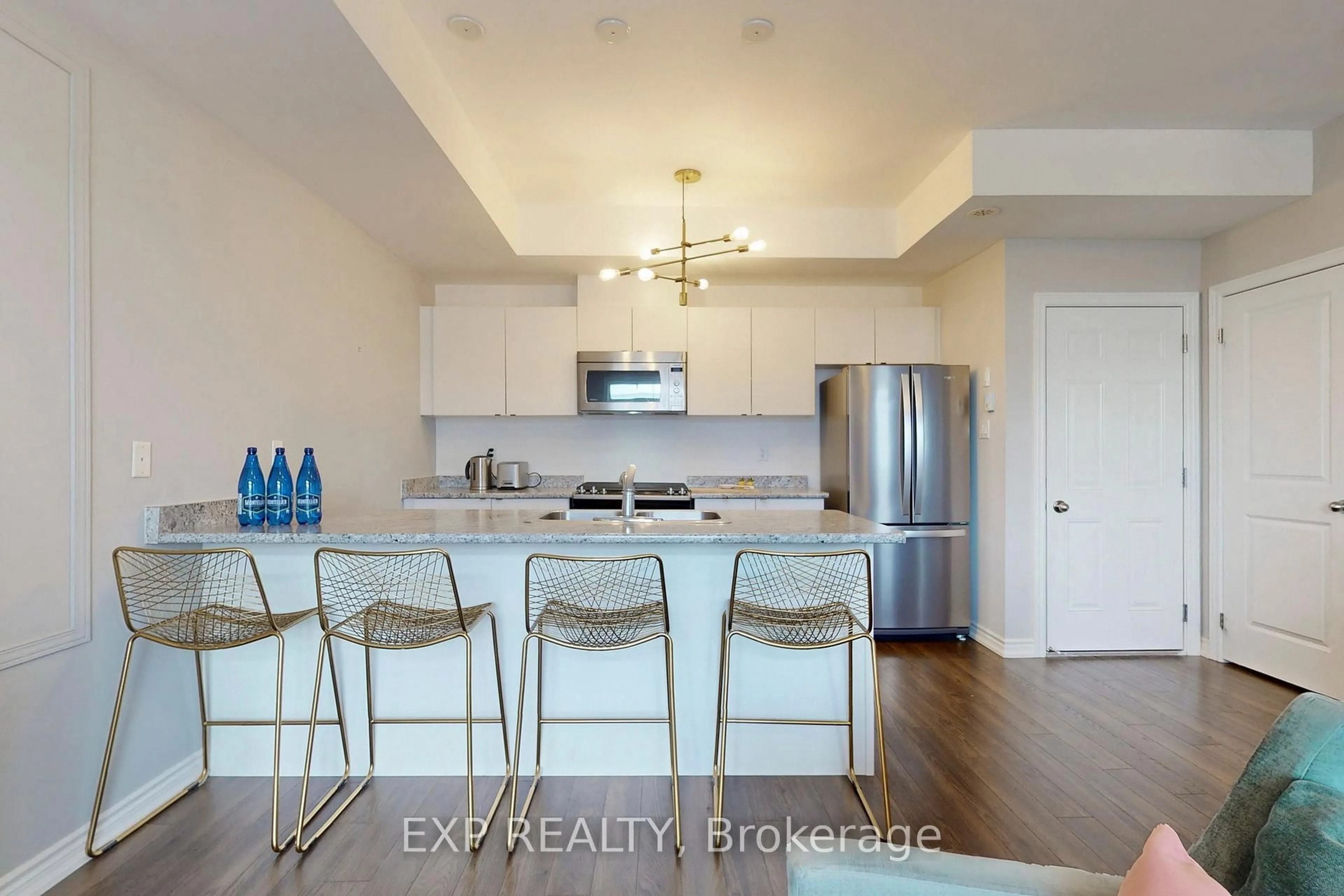 Open concept kitchen, unknown for 2584 William Jackson Dr #94, Pickering Ontario L1X 0E5