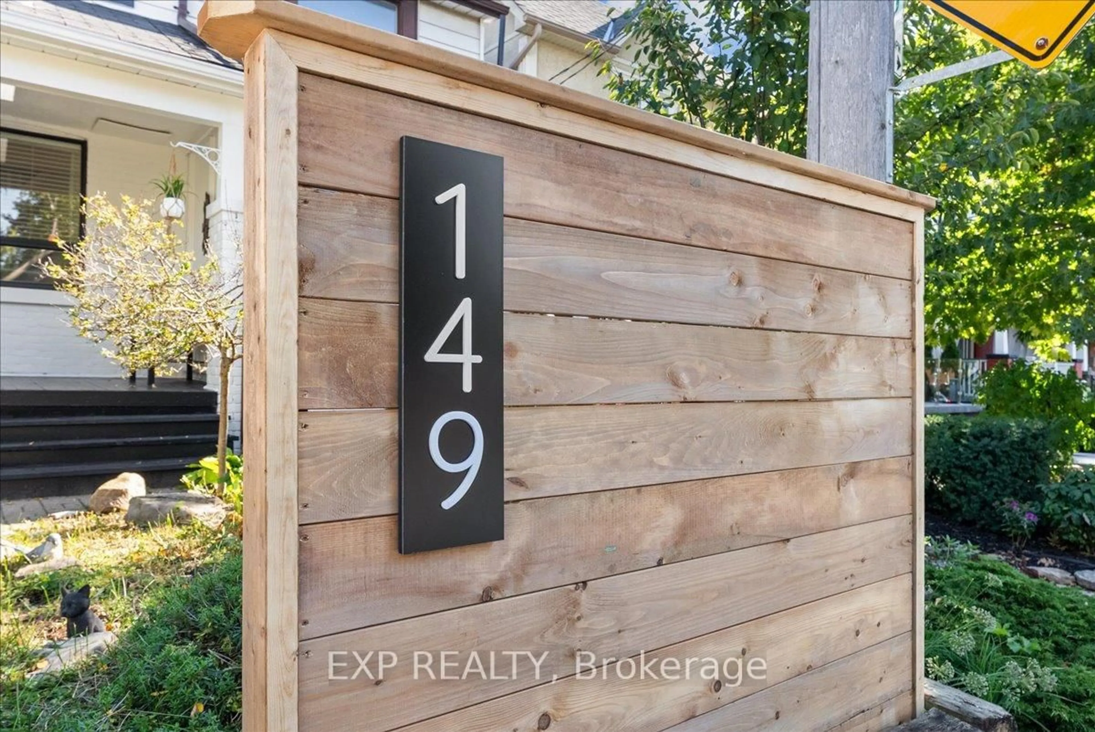 Indoor entryway for 149 Drayton Ave, Toronto Ontario M4C 3M1