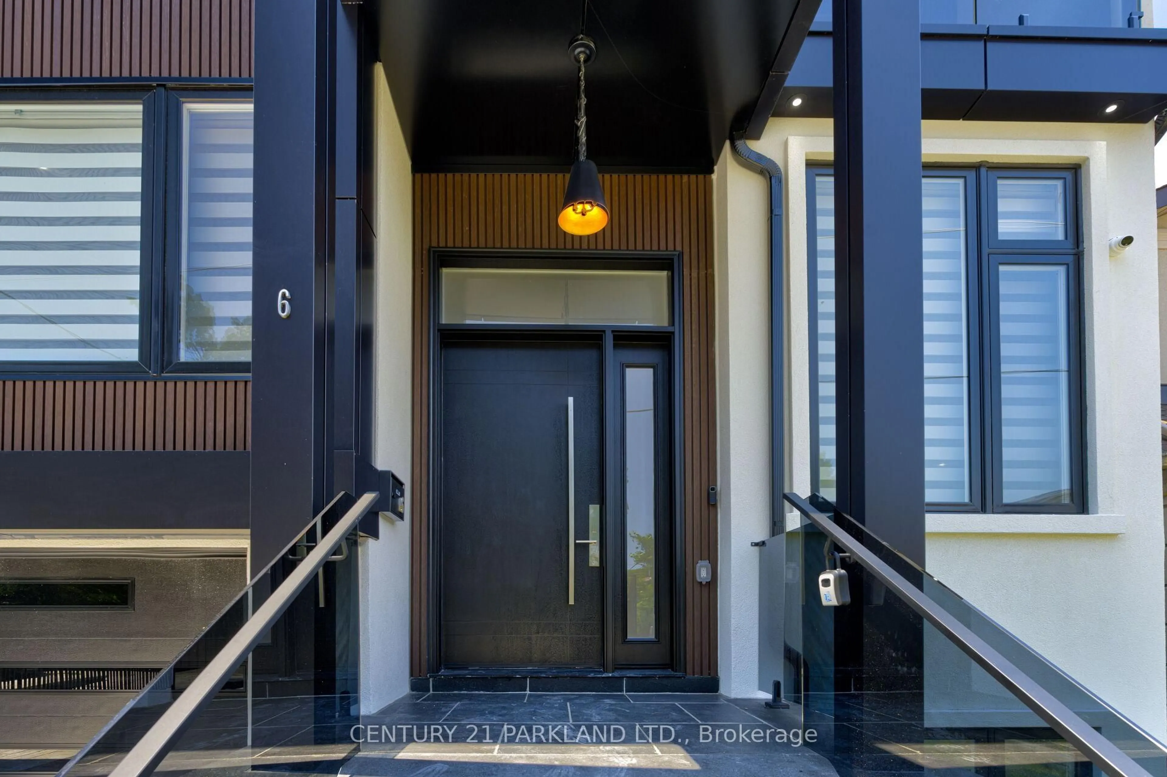 Indoor entryway for 6 Stanhope Ave, Toronto Ontario M4K 3N5