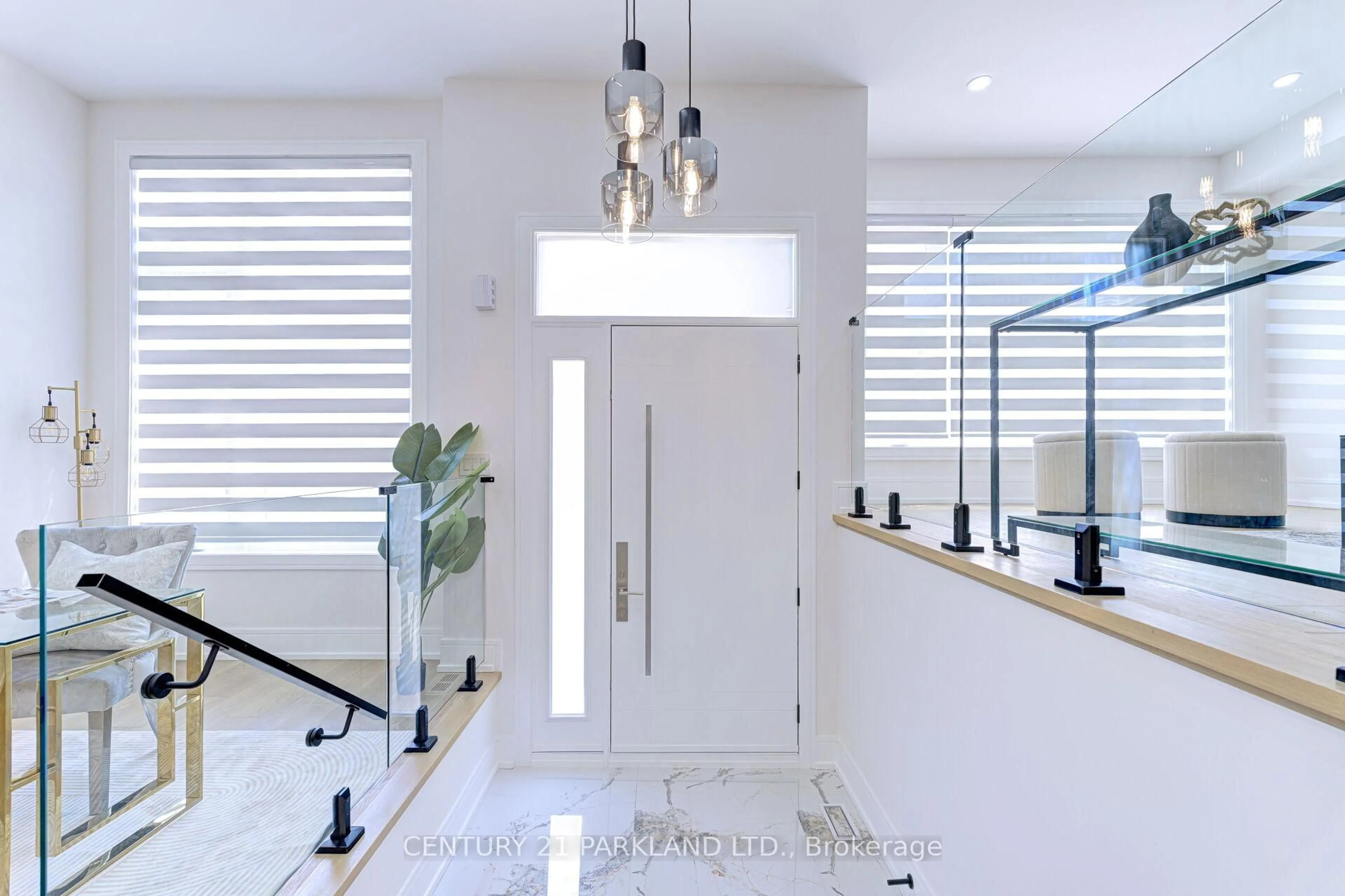 Indoor entryway for 6 Stanhope Ave, Toronto Ontario M4K 3N5