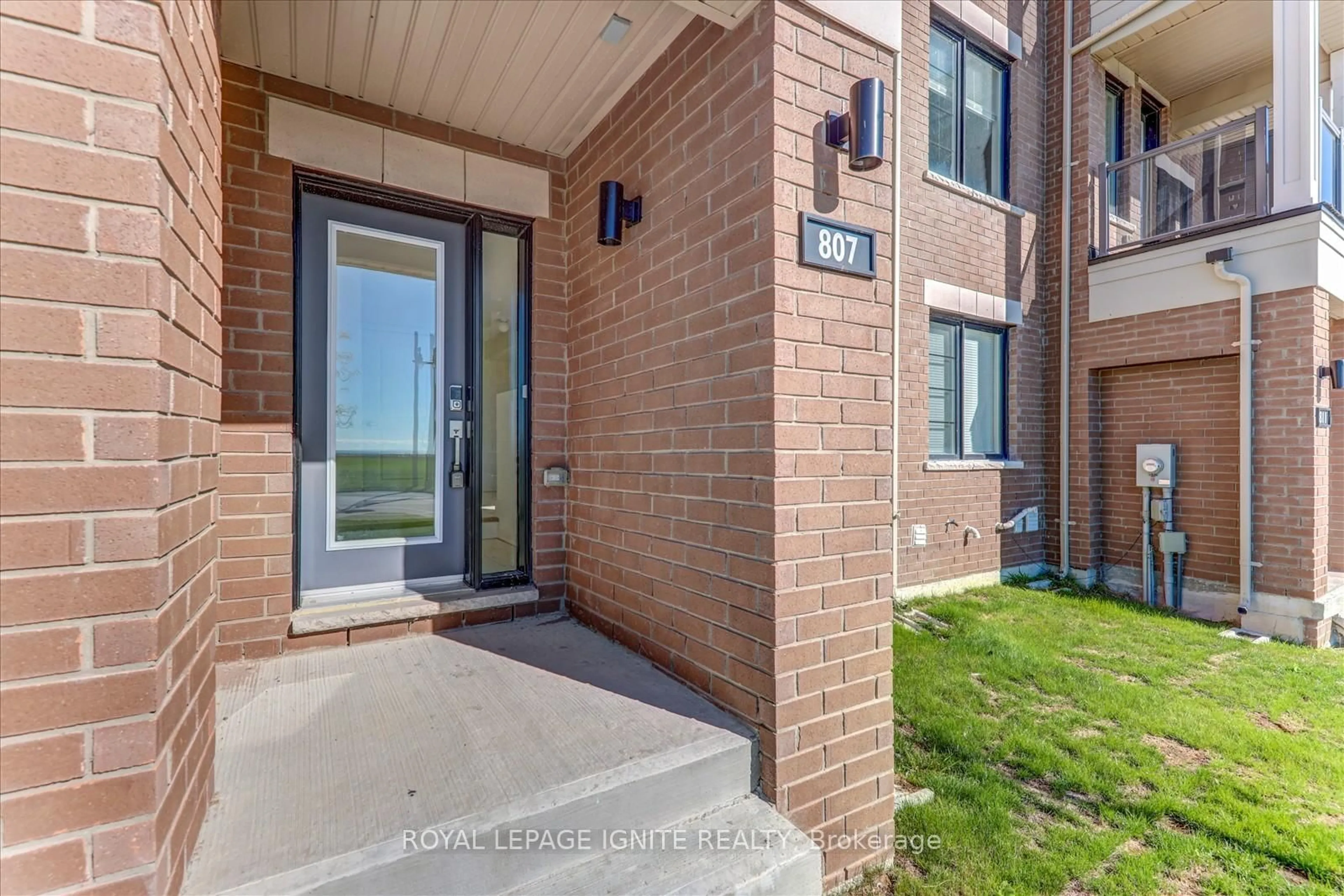 Unknown for 807 Port Darlington Rd, Clarington Ontario L1C 7G4