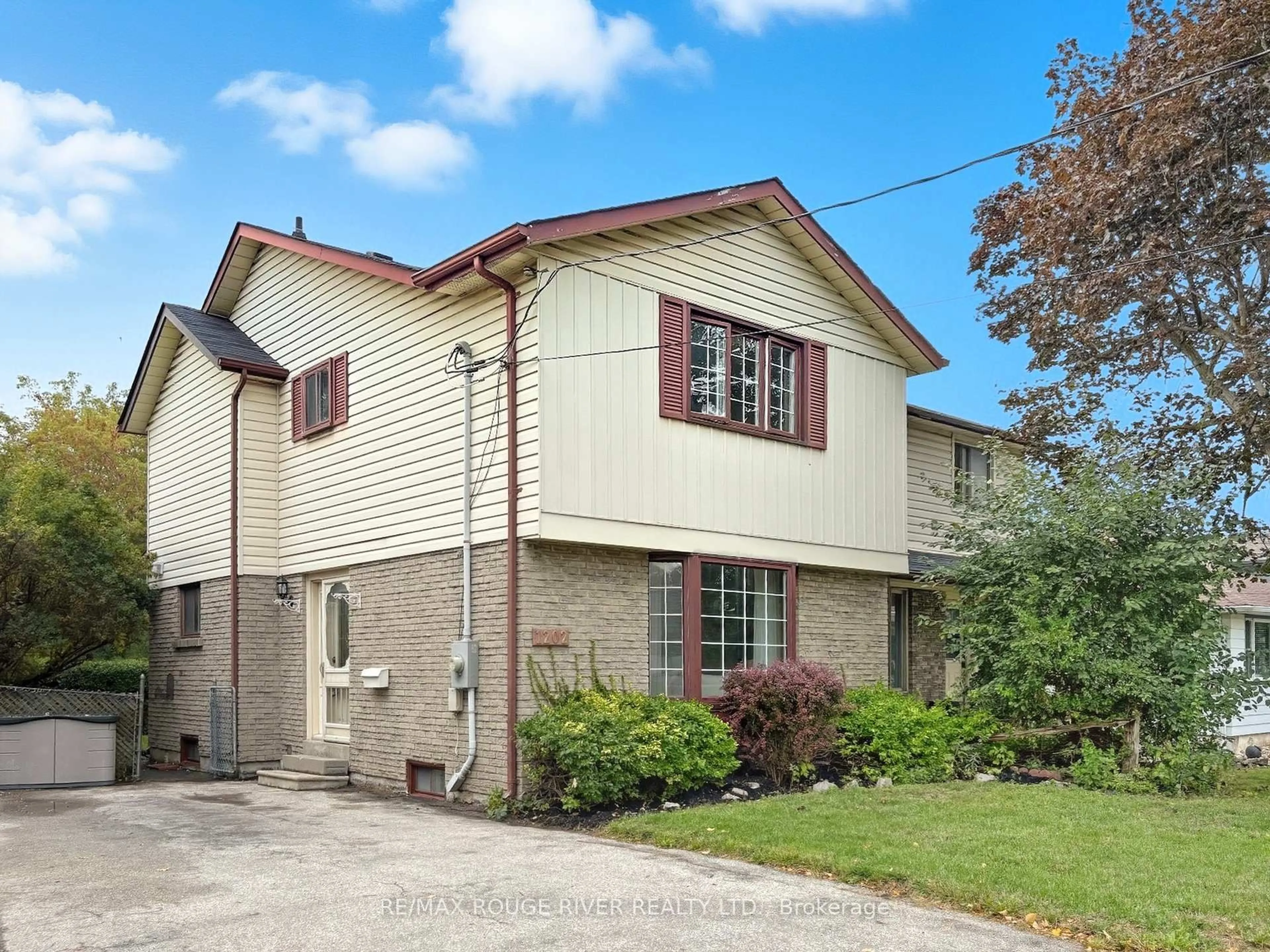 Home with brick exterior material, street for 1202 Byron St, Whitby Ontario L1N 4S5