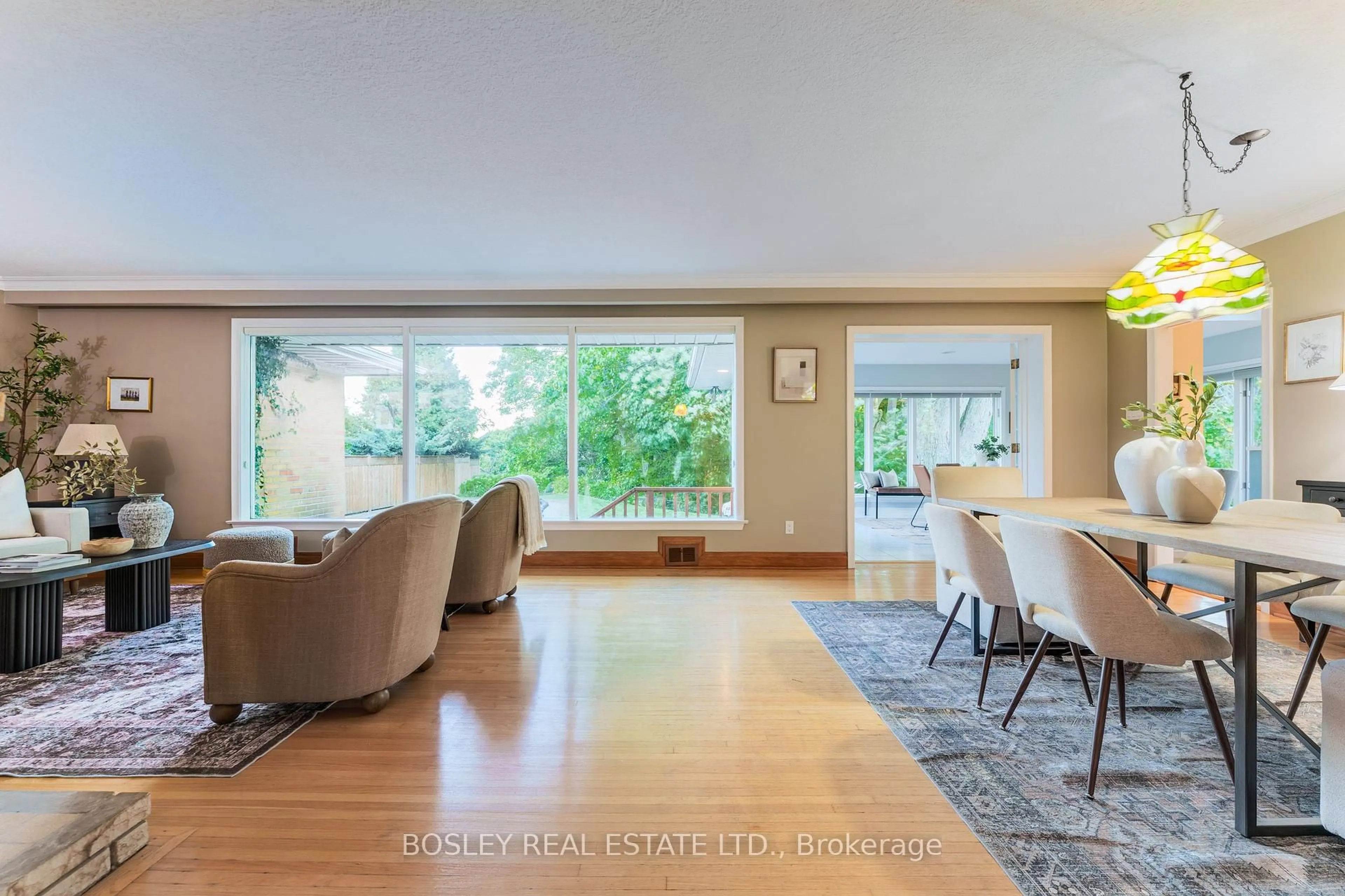 Living room with furniture, unknown for 25 Ayre Point Rd, Toronto Ontario M1M 1G4