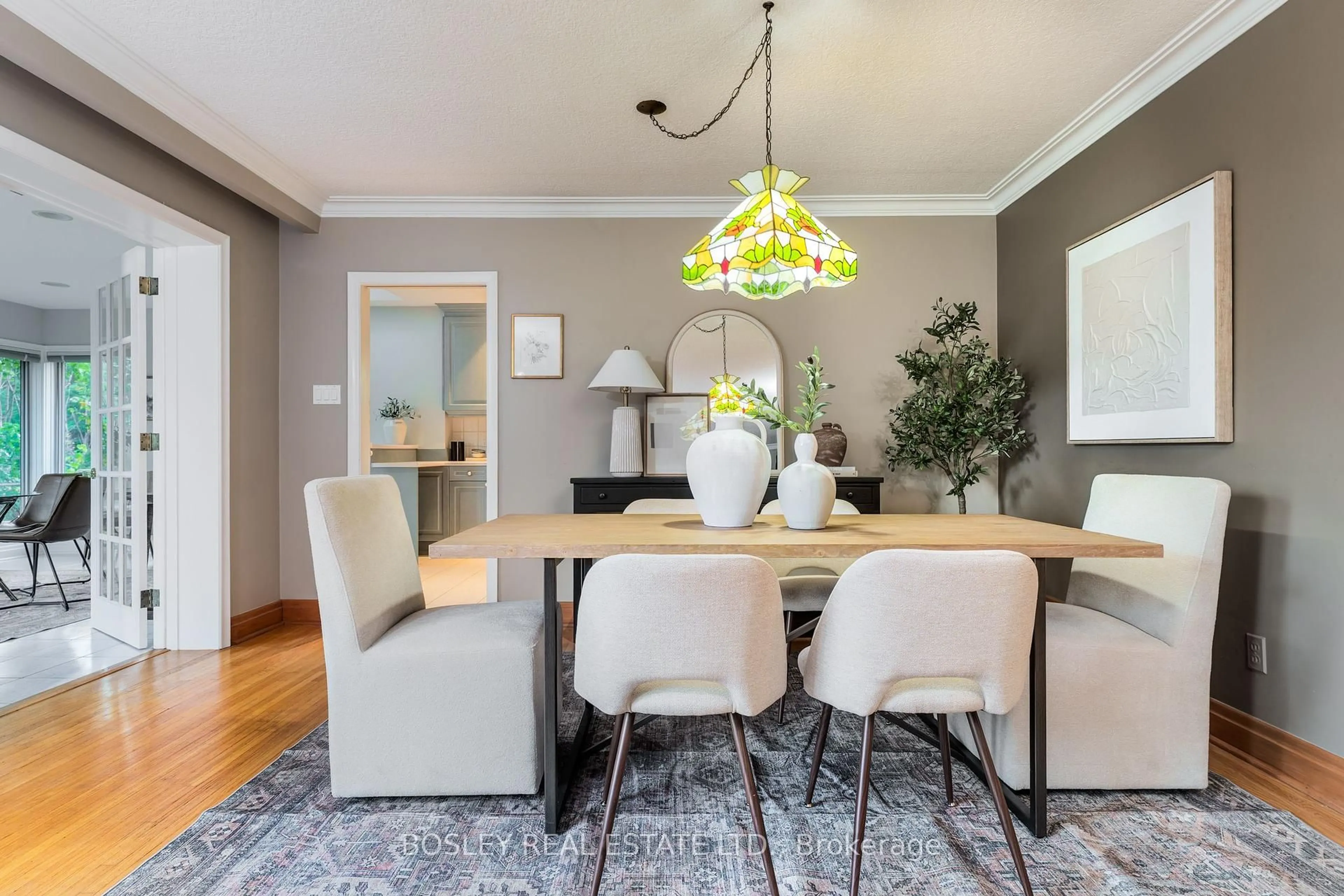 Dining room, wood/laminate floor for 25 Ayre Point Rd, Toronto Ontario M1M 1G4