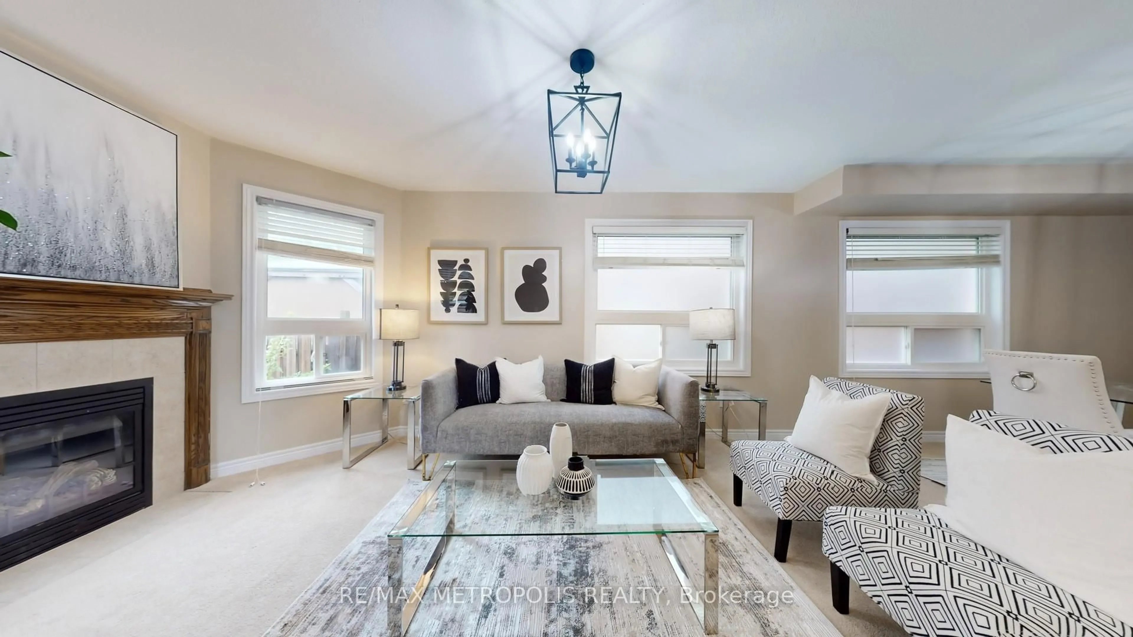 Living room with furniture, unknown for 192 Avondale Dr, Clarington Ontario L1E 0G2