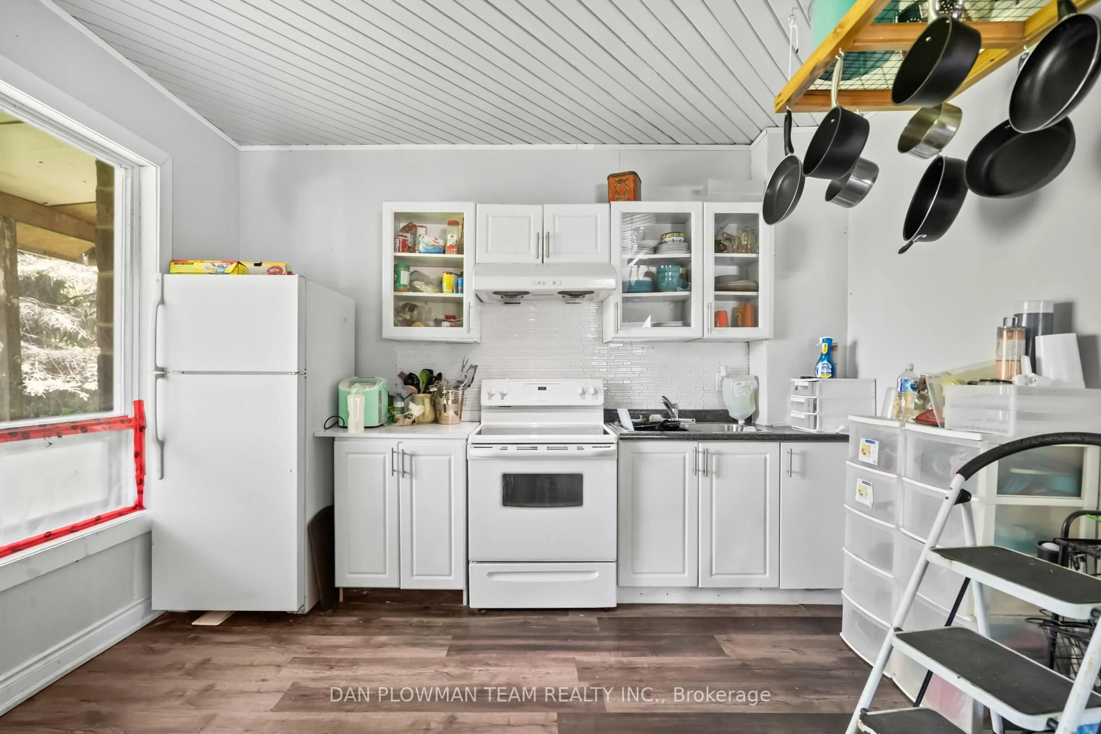 Standard kitchen, ceramic/tile floor for 3221 Regional Road 20 Rd, Clarington Ontario L0A 1K0
