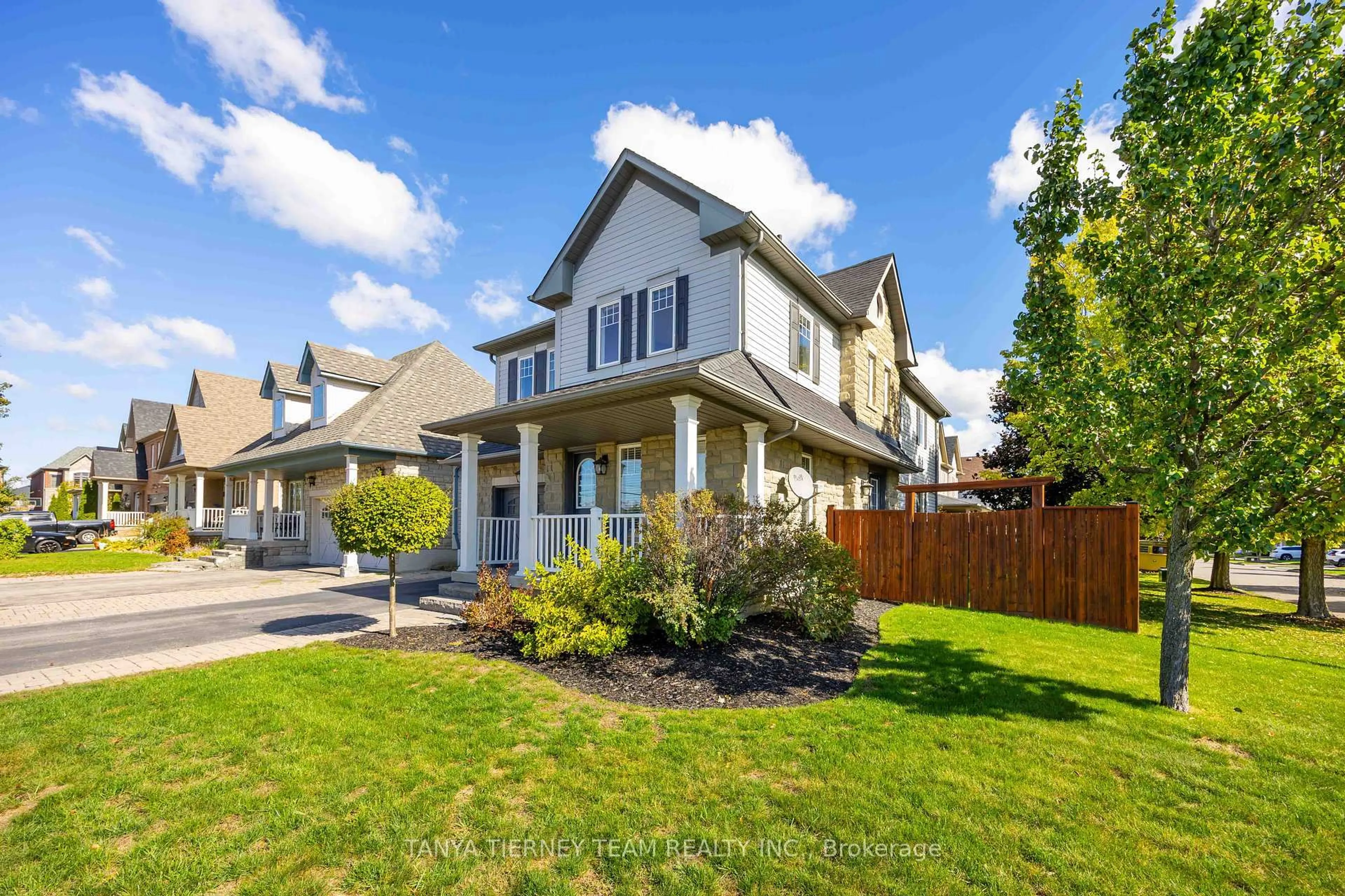Unknown for 30 Claridge Cres, Whitby Ontario L1R 3E2