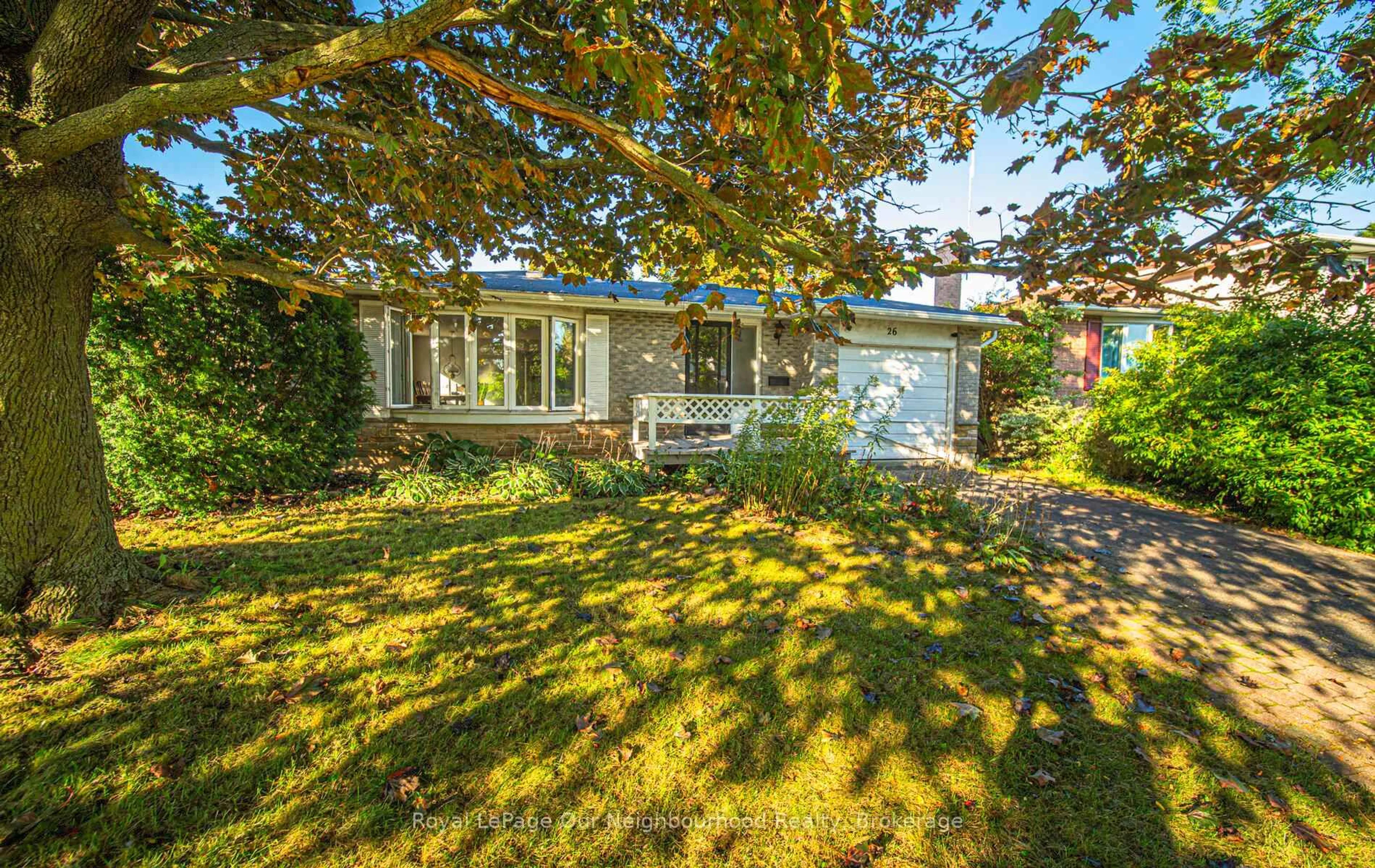 A pic from outside/outdoor area/front of a property/back of a property/a pic from drone, street for 26 Slater Cres, Ajax Ontario L1S 3J3