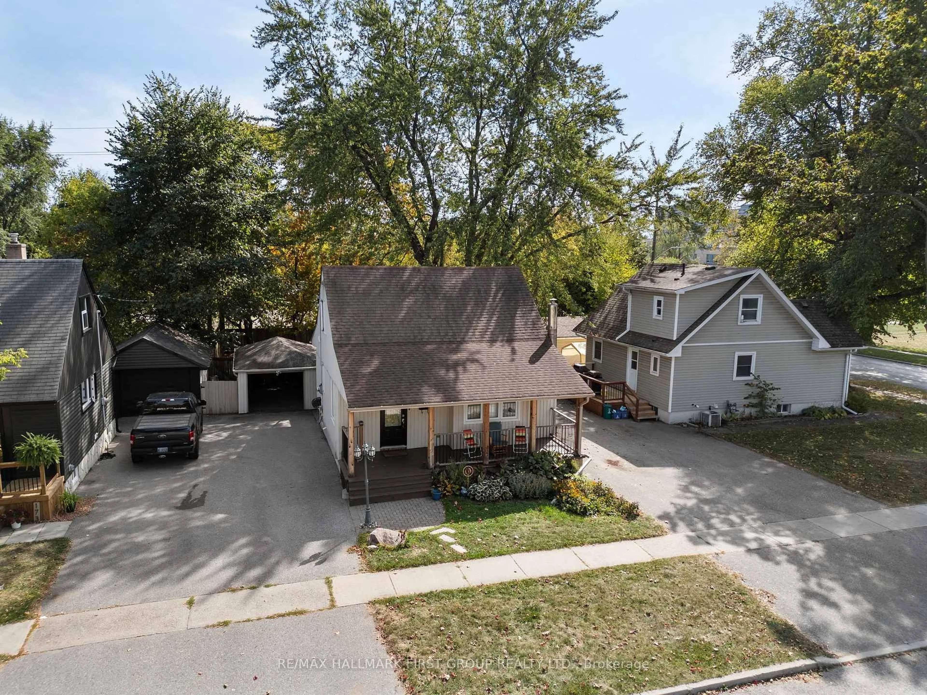 A pic from outside/outdoor area/front of a property/back of a property/a pic from drone, street for 175 Admiral Rd, Ajax Ontario L1S 2P2