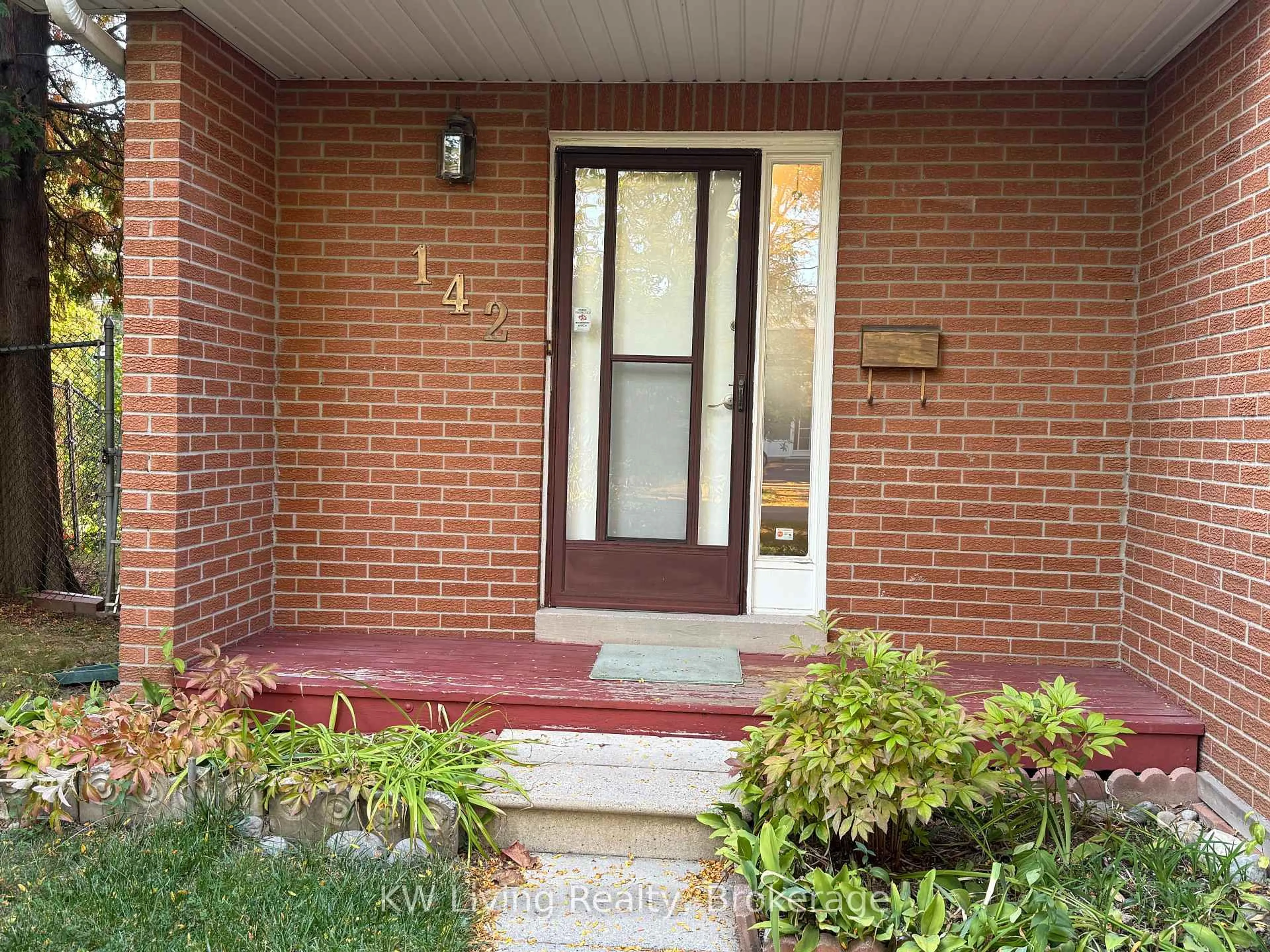 Indoor entryway for 142 Alexmuir Blvd, Toronto Ontario M1V 1K9