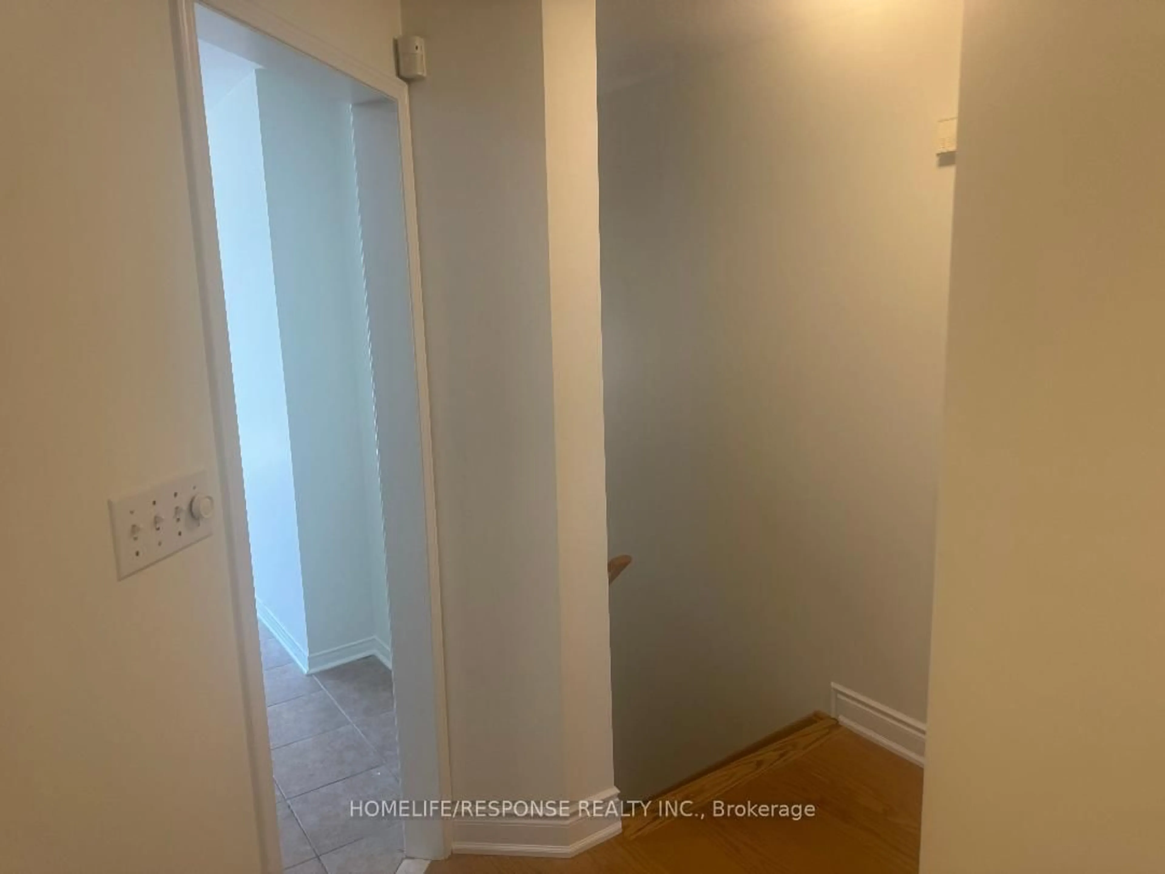 Unknown for 712 Warden Ave #50, Toronto Ontario M1L 4W4