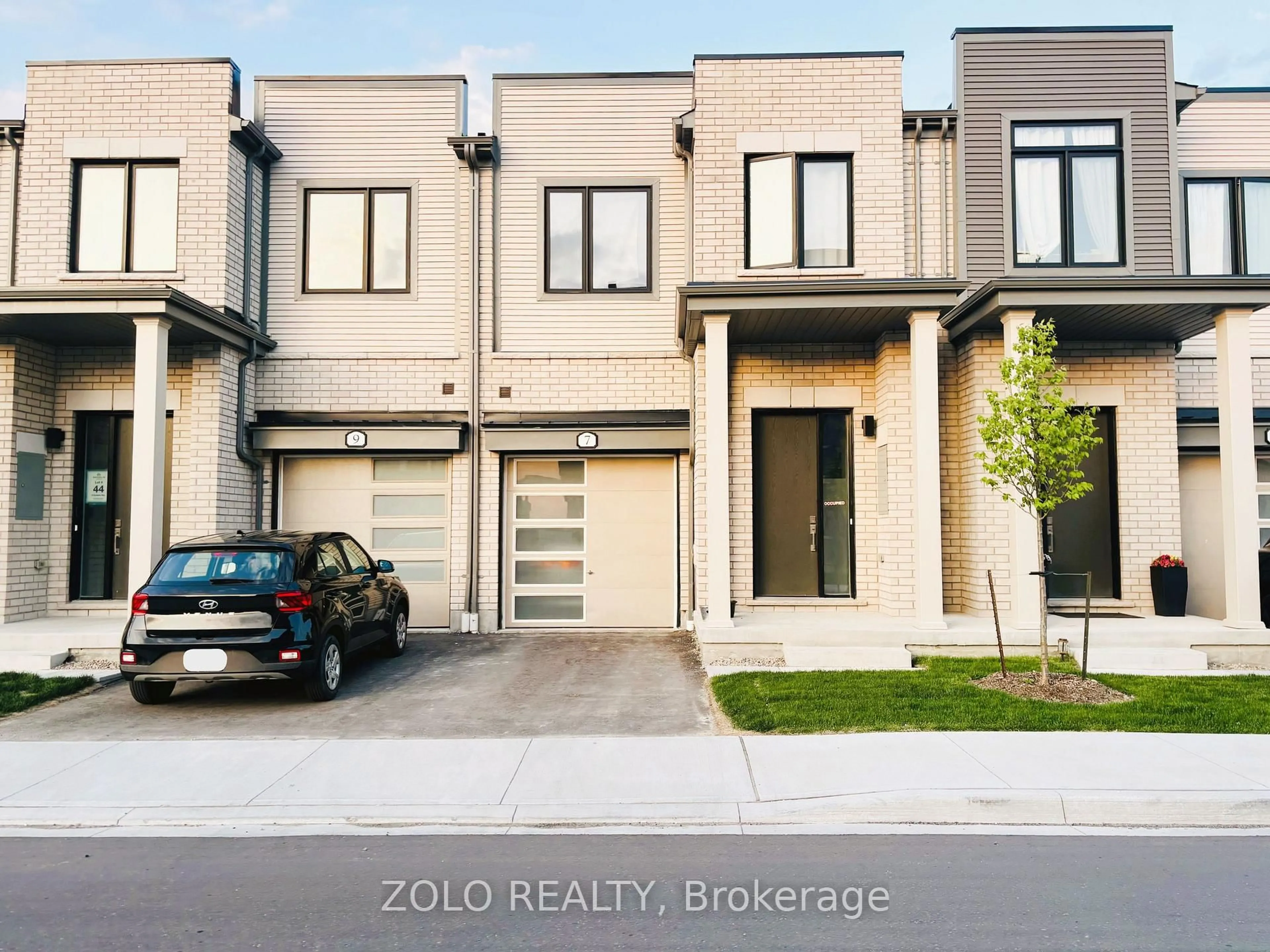 Unknown for 7 Sorbara Way, Whitby Ontario L1M 0M4