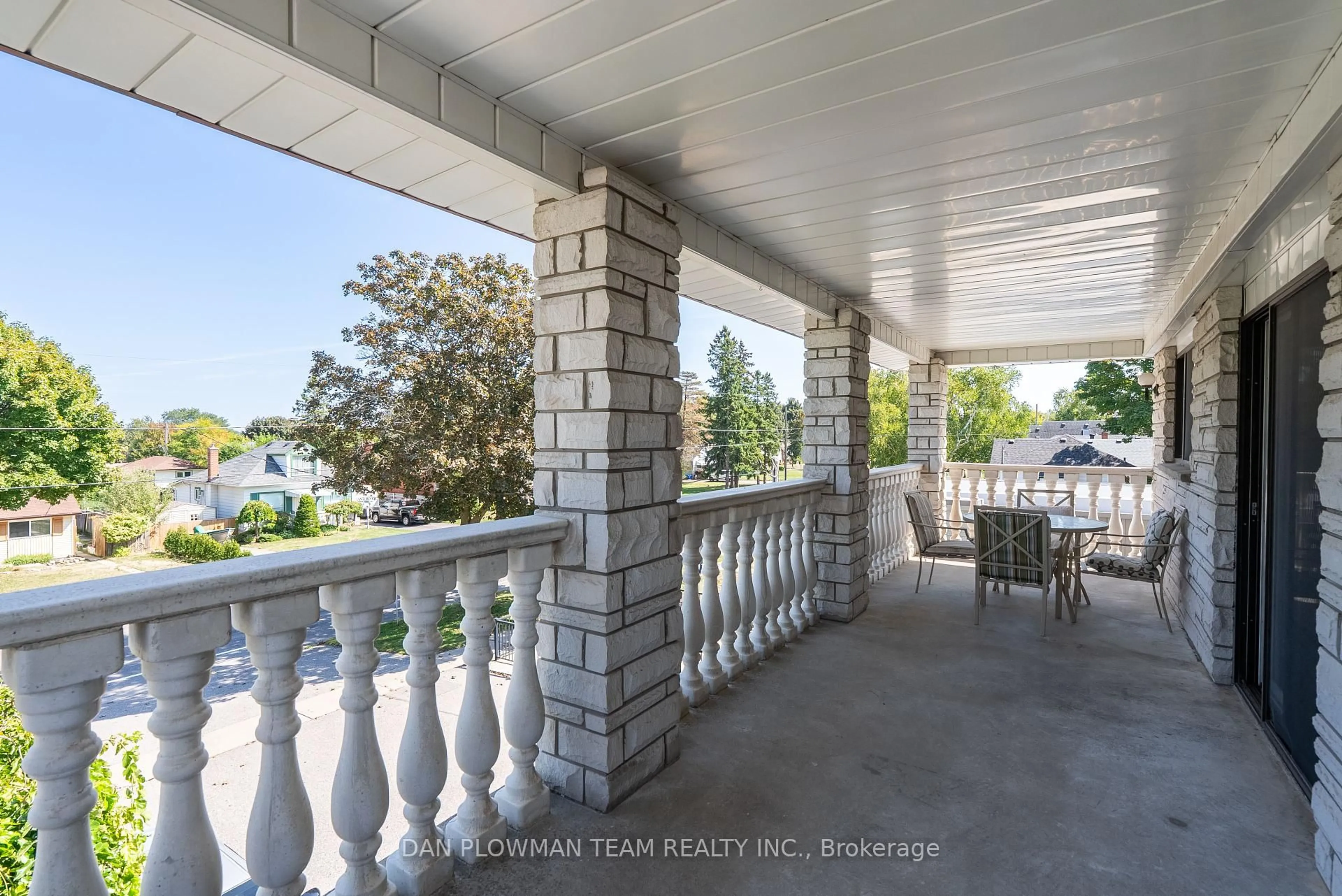 Patio, water/lake/river/ocean view for 292 Gibbons St, Oshawa Ontario L1J 4Y8
