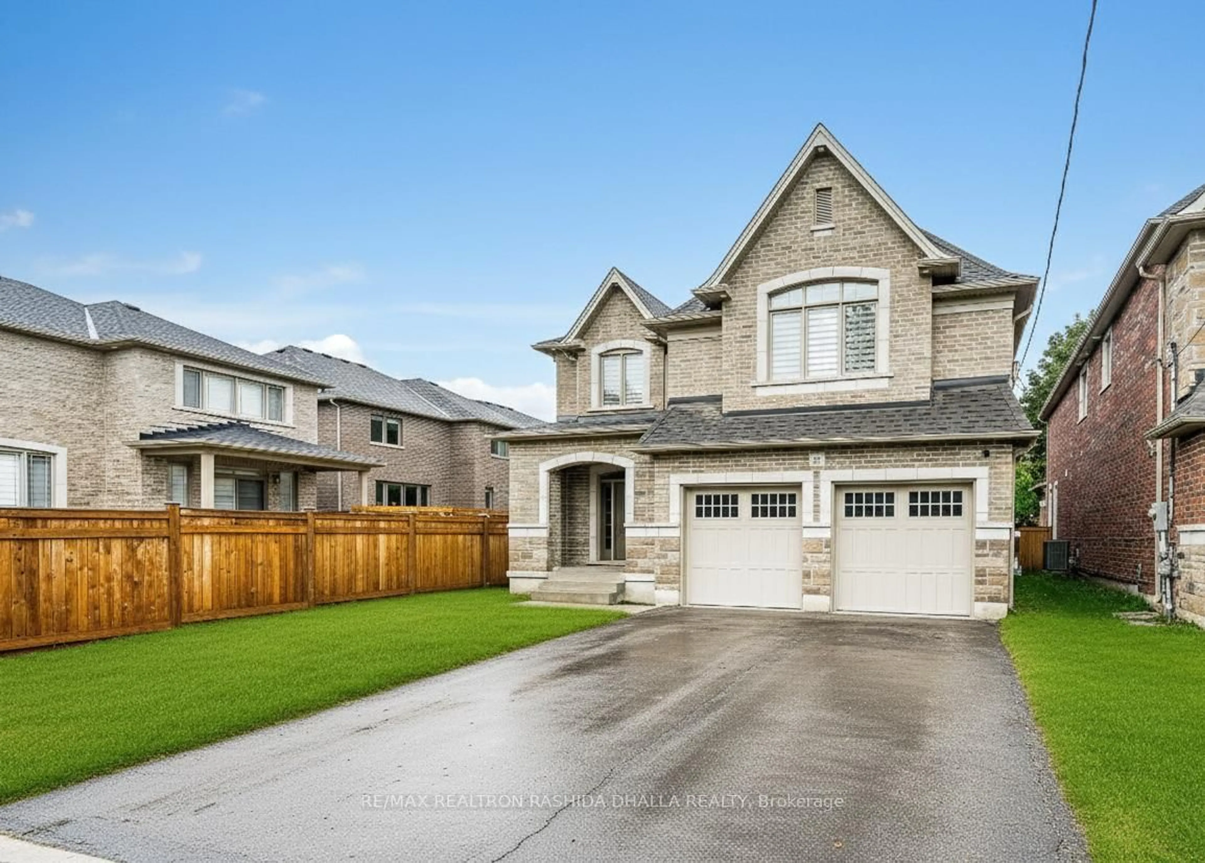 Home with vinyl exterior material, street for 773 Adelaide Ave, Oshawa Ontario L1J 6S1