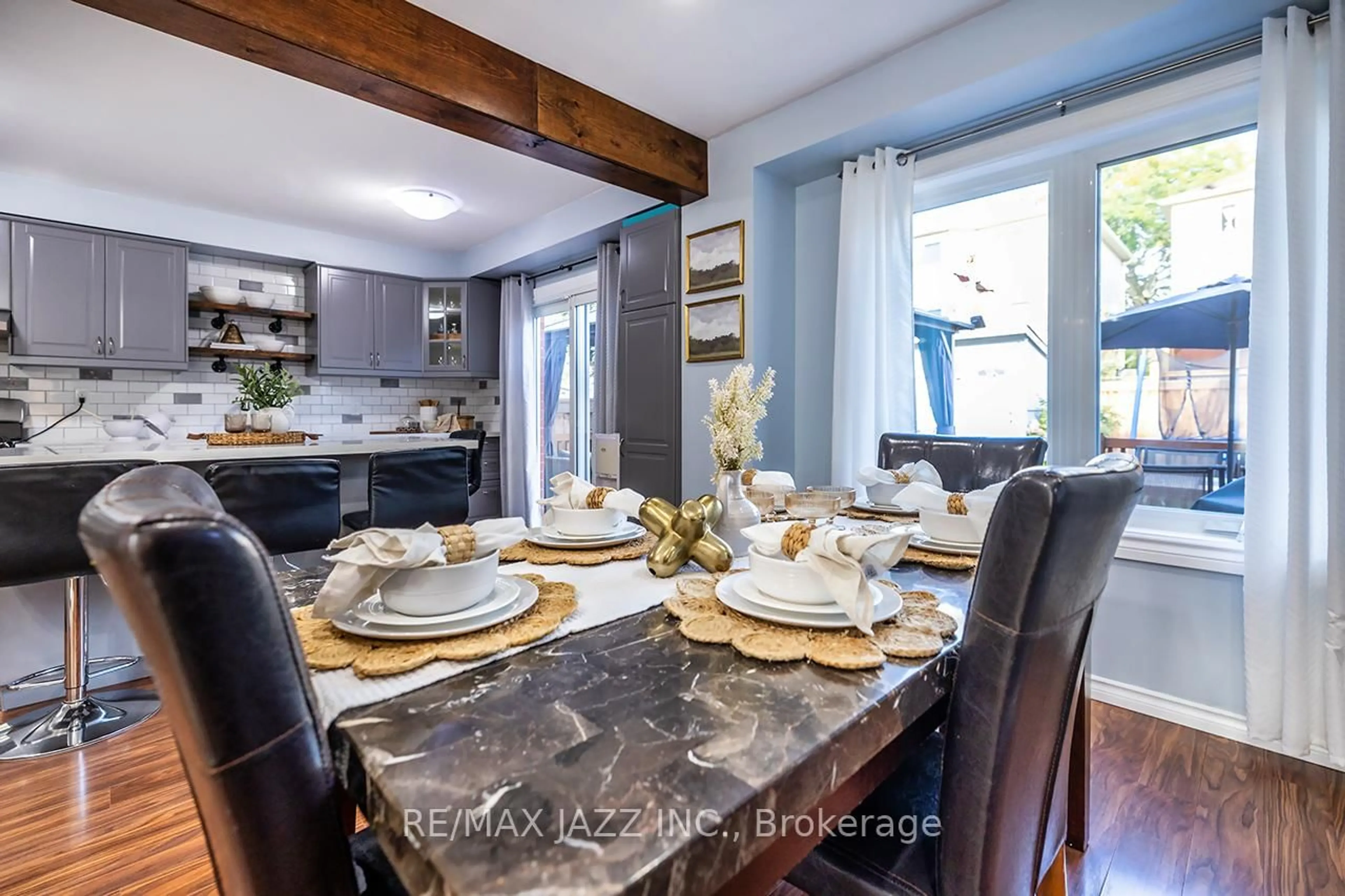 Dining room, ceramic/tile floor for 53 Vail Meadows Cres, Clarington Ontario L1C 4T2