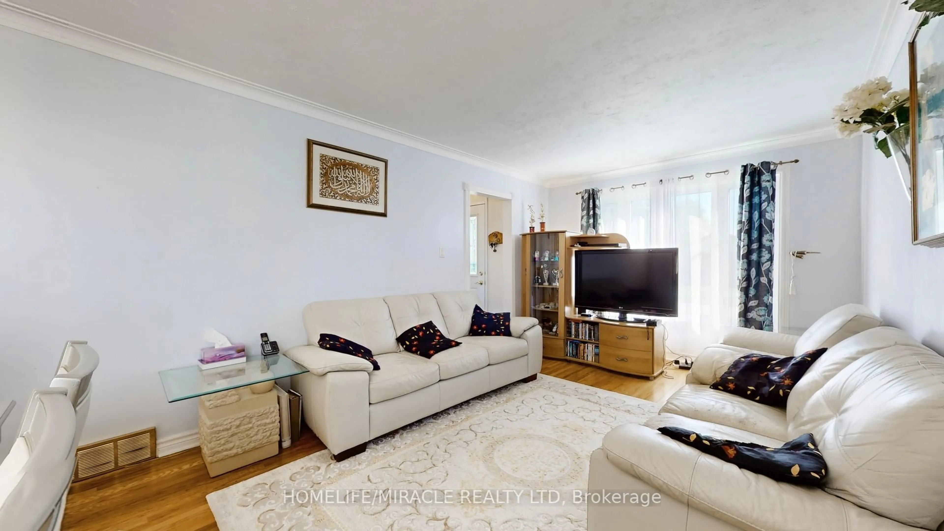 Living room with furniture, unknown for 48 Frey Cres, Toronto Ontario M1R 2C7