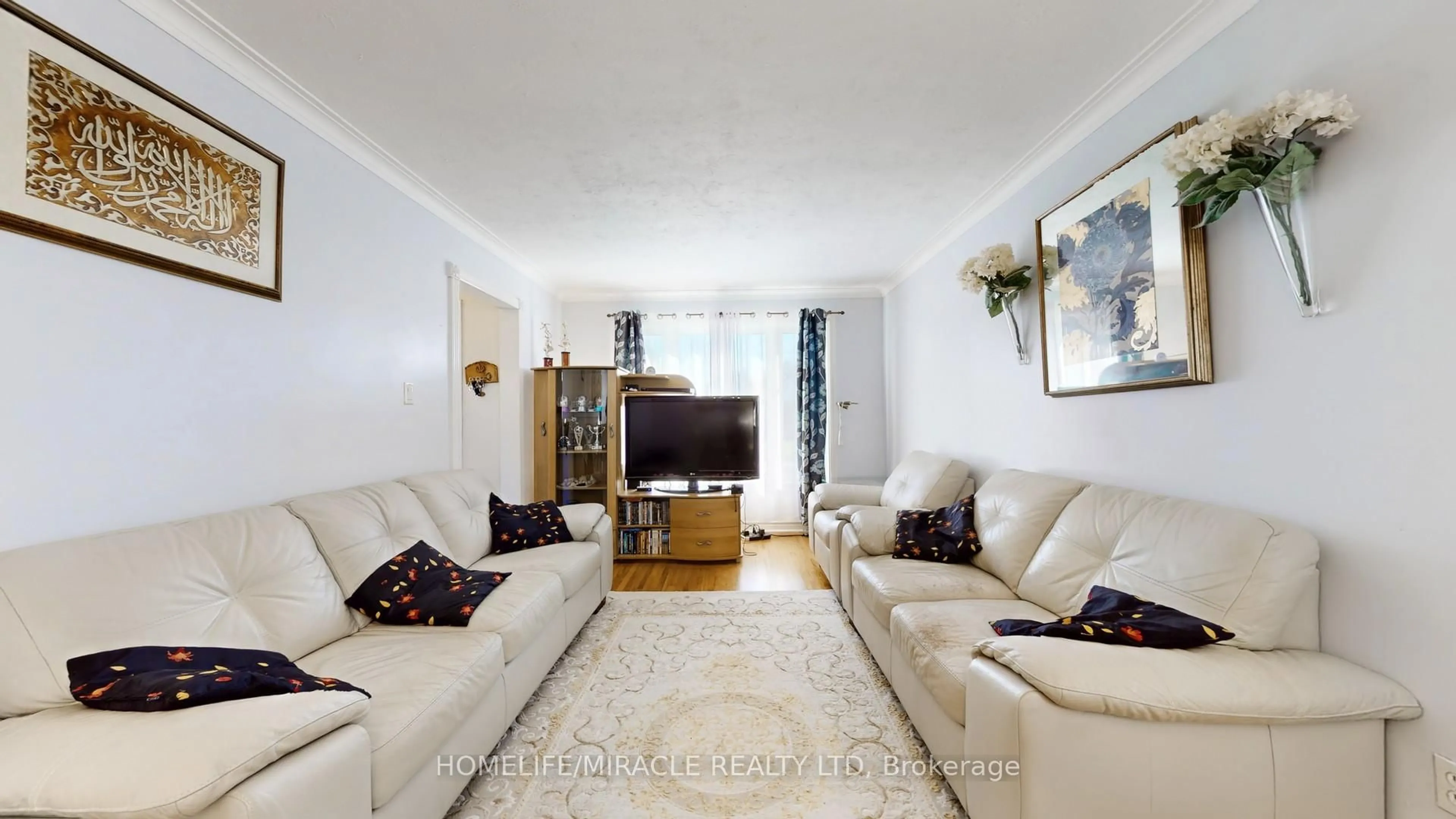 Living room with furniture, unknown for 48 Frey Cres, Toronto Ontario M1R 2C7