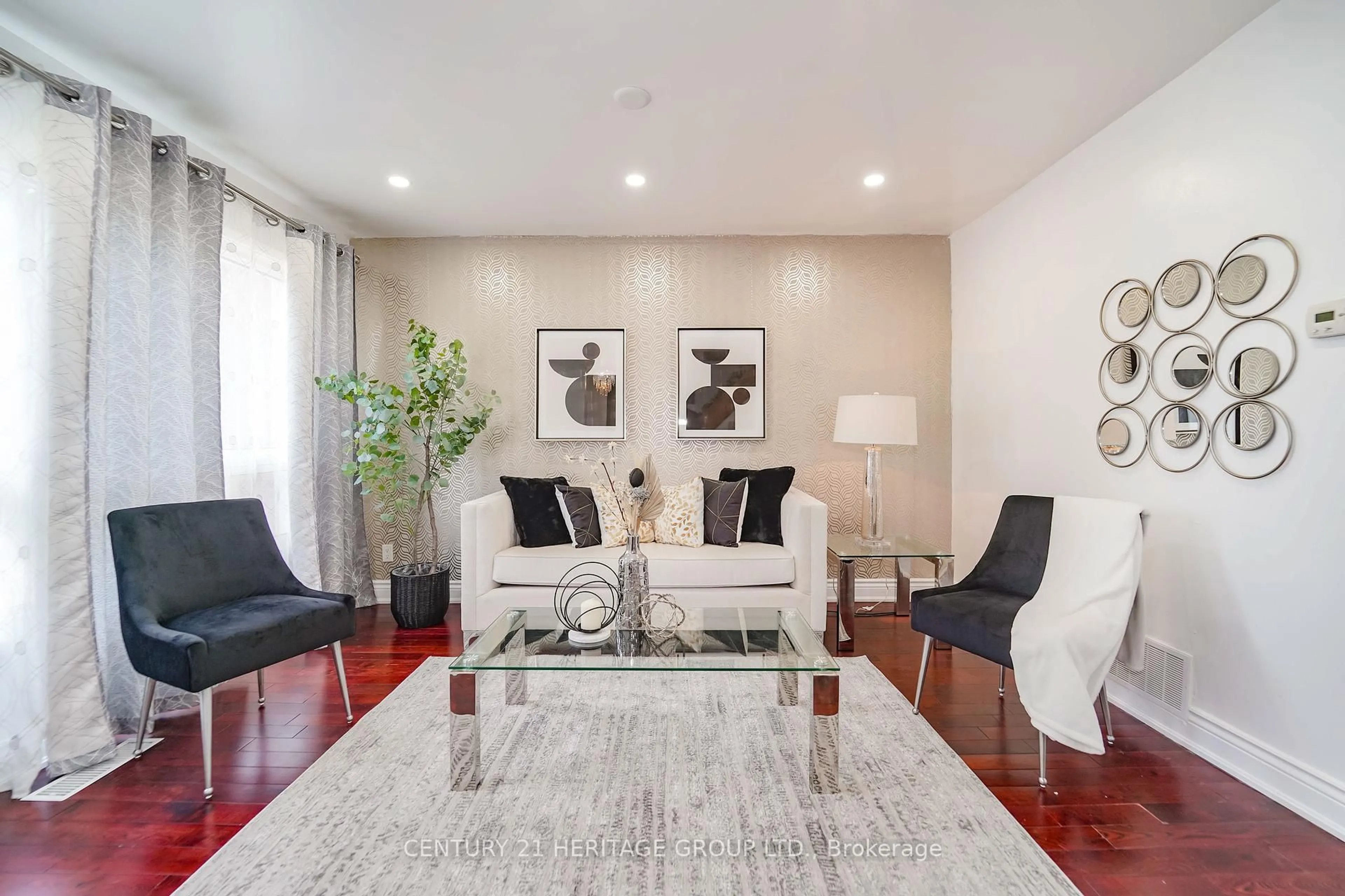 Living room with furniture, unknown for 90 Wingarden Crt #176, Toronto Ontario M1B 2K3