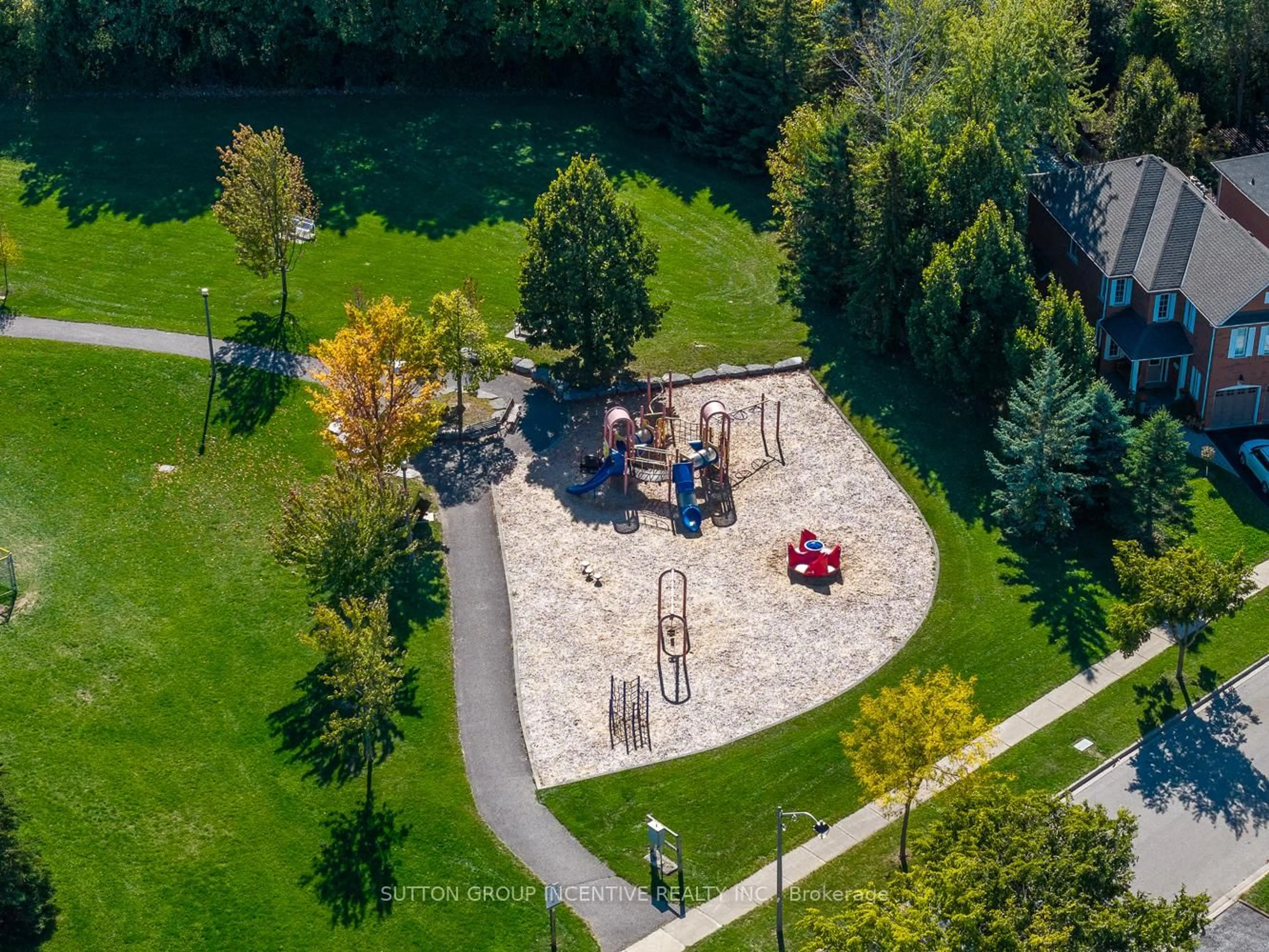A pic from outside/outdoor area/front of a property/back of a property/a pic from drone, forest/trees view for 432 Woodsmere Cres, Pickering Ontario L1V 7A4