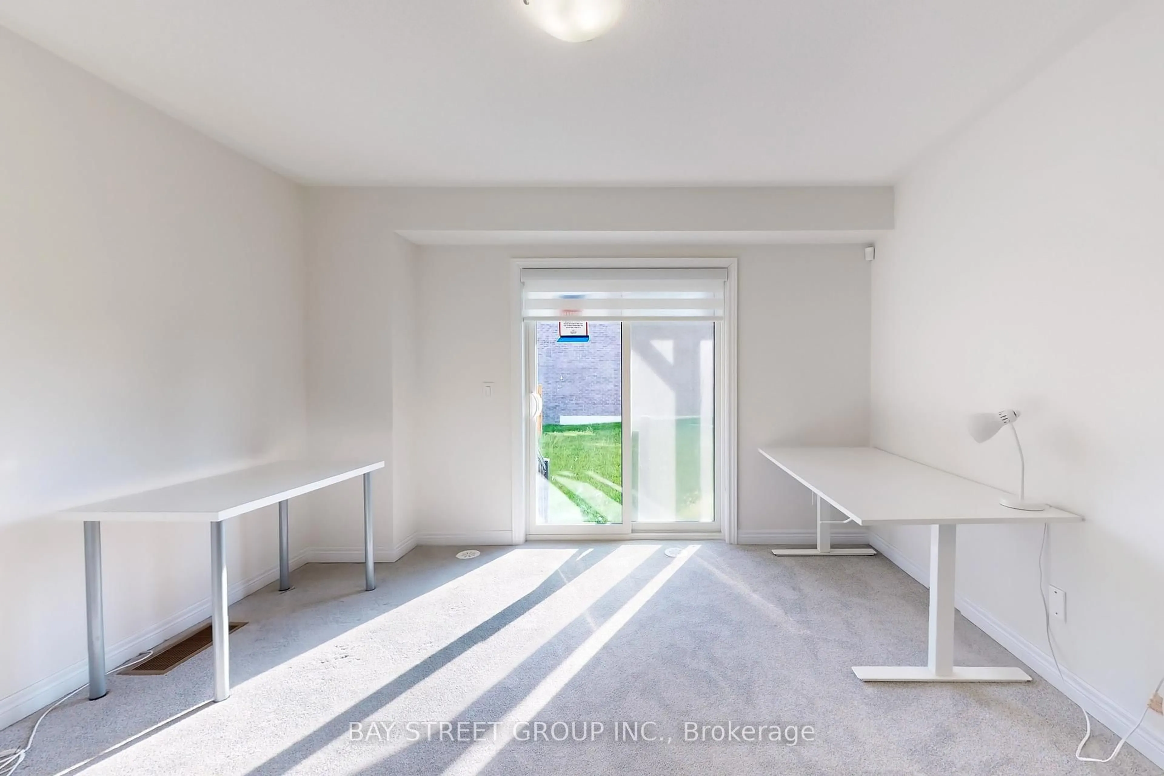 A pic of a room for 20 Morrison Cres, Whitby Ontario L1P 1V4