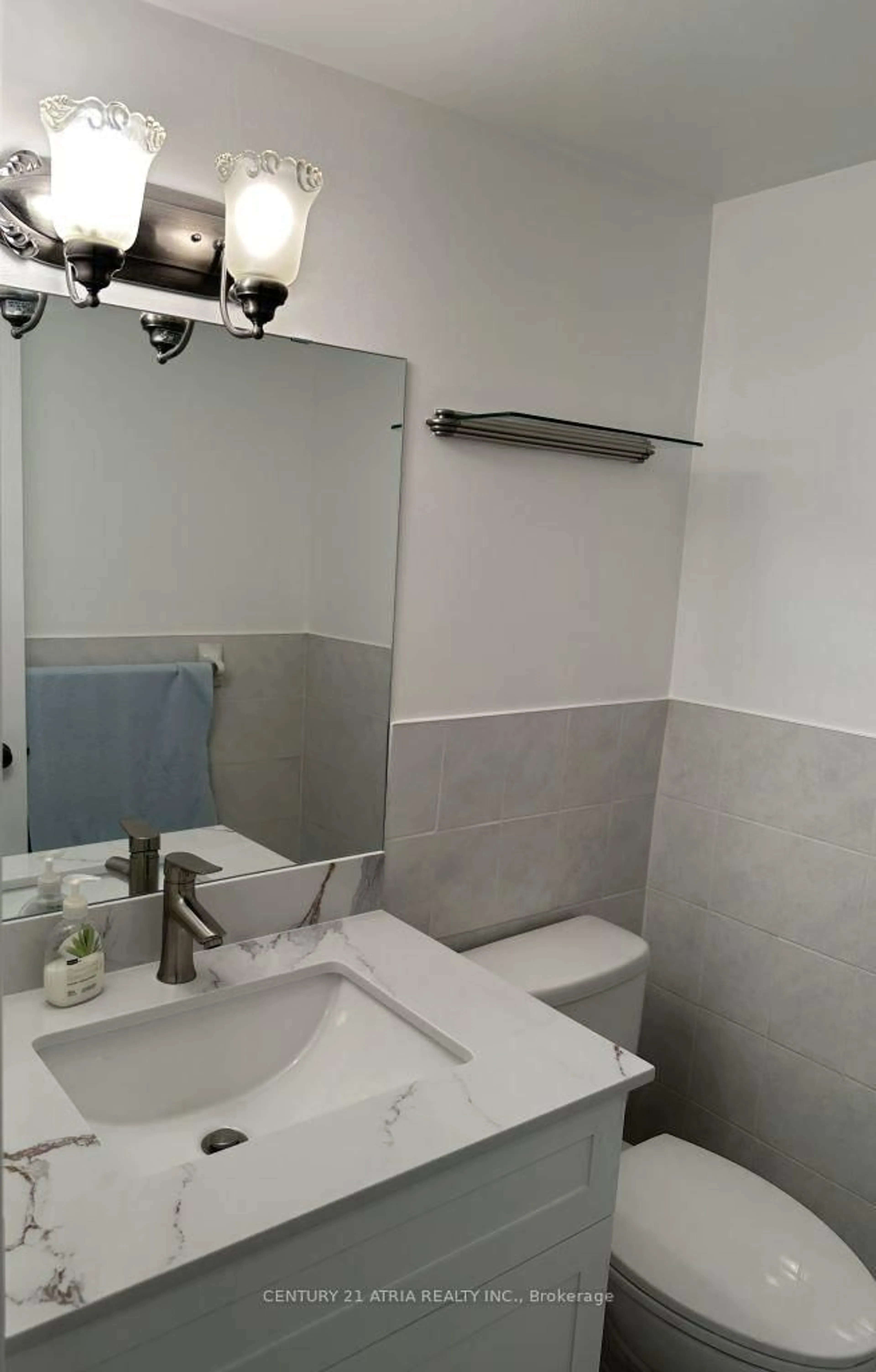Standard bathroom, ceramic/tile floor for 85 Sandyhook Sq, Toronto Ontario M1W 3N6