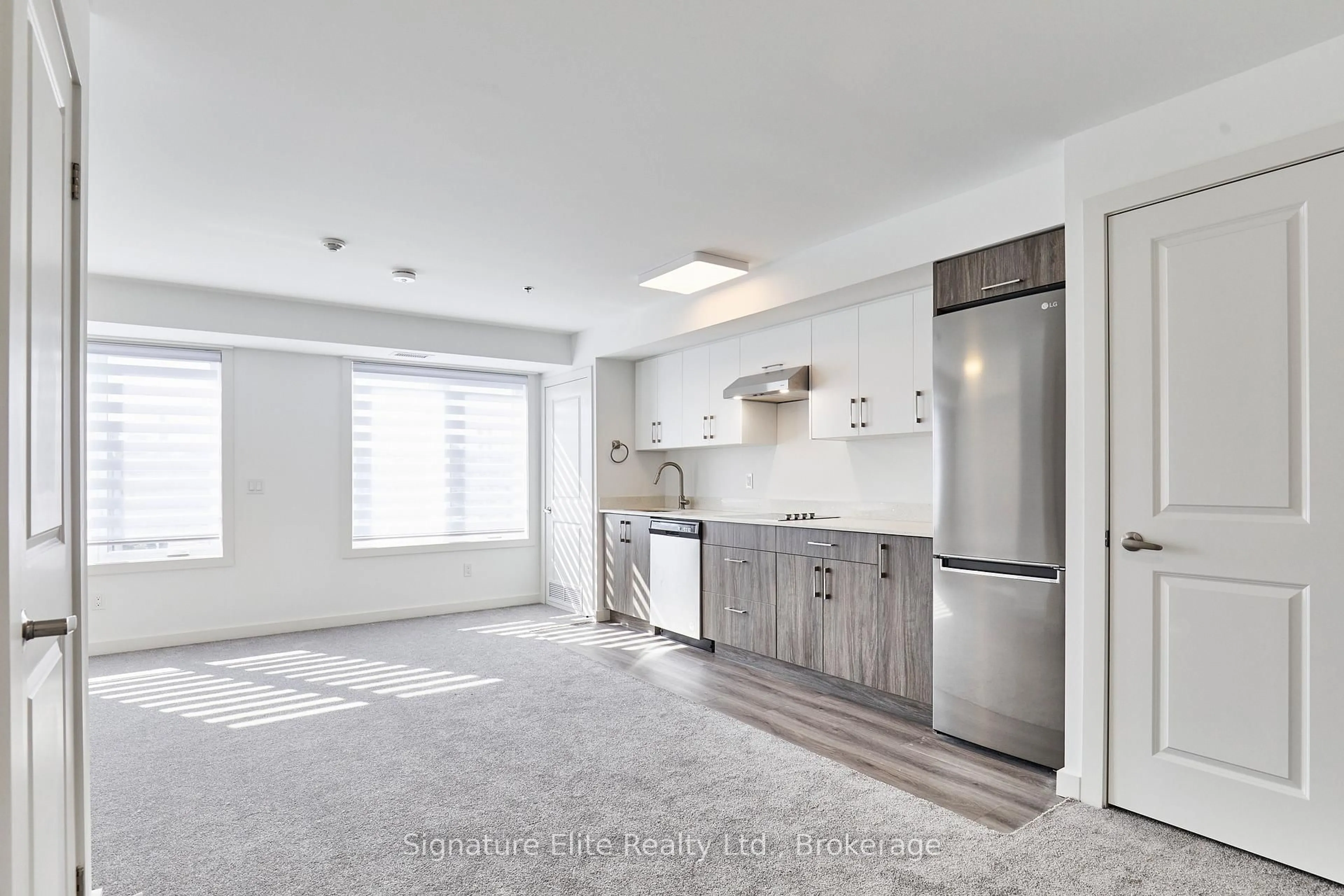 Open concept kitchen, ceramic/tile floor for 45 Connaught Ave #305, Toronto Ontario M4L 2V8