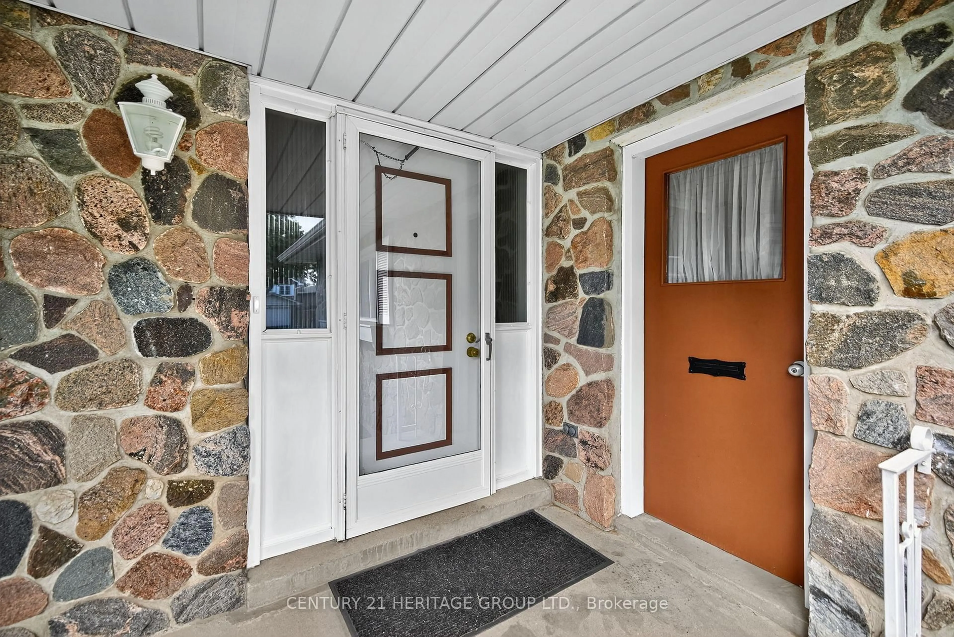 Indoor entryway for 58 Morgandale Cres, Toronto Ontario M1W 1S3
